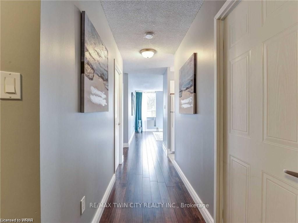 3227 King Street E 503 Property Photo 17