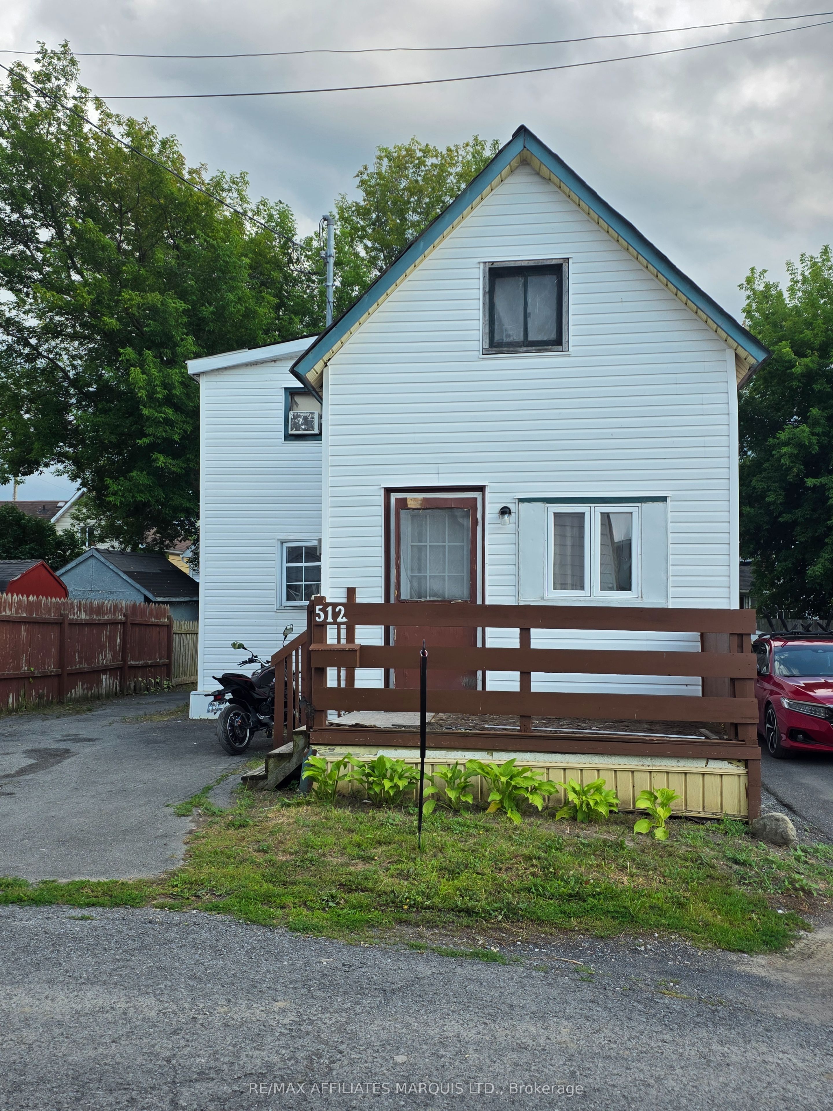 512 First Street W Property Photo 1