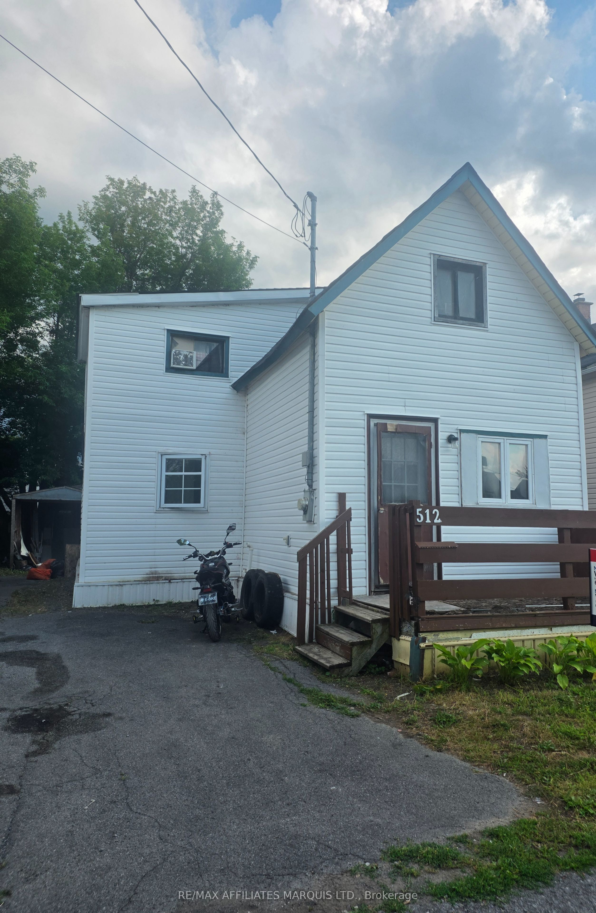 512 First Street W Property Photo 2