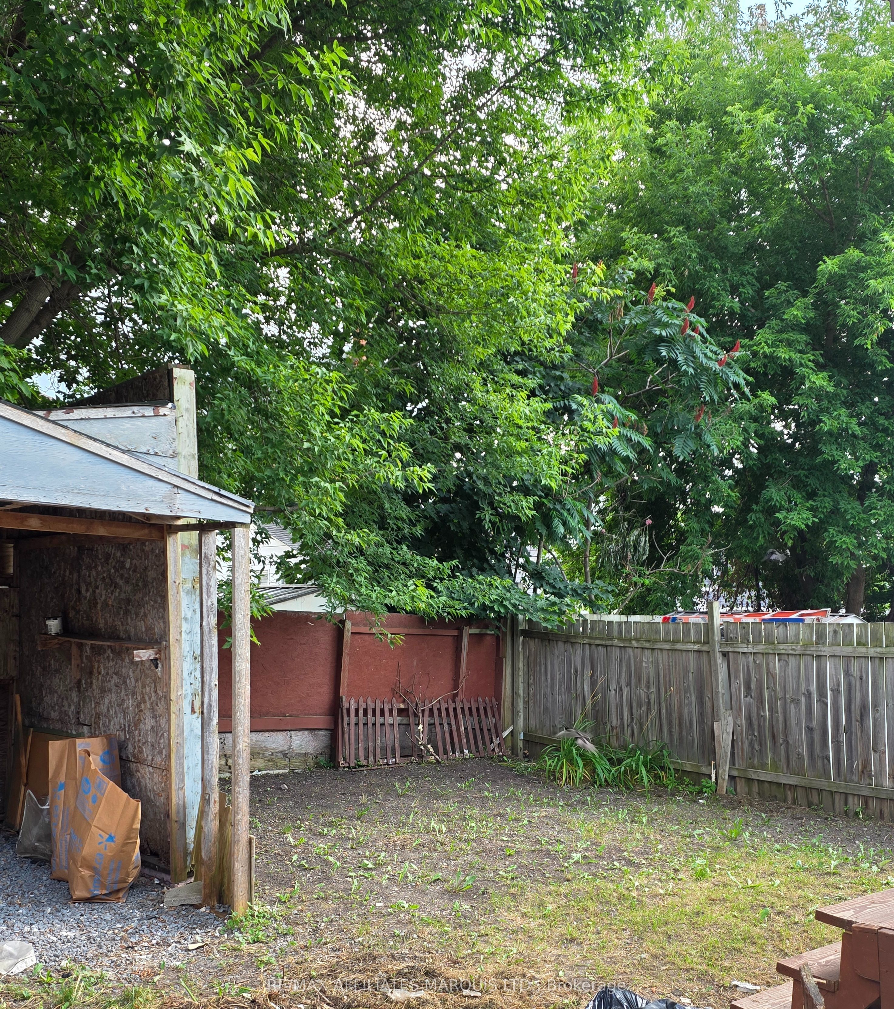 512 First Street W Property Photo 4
