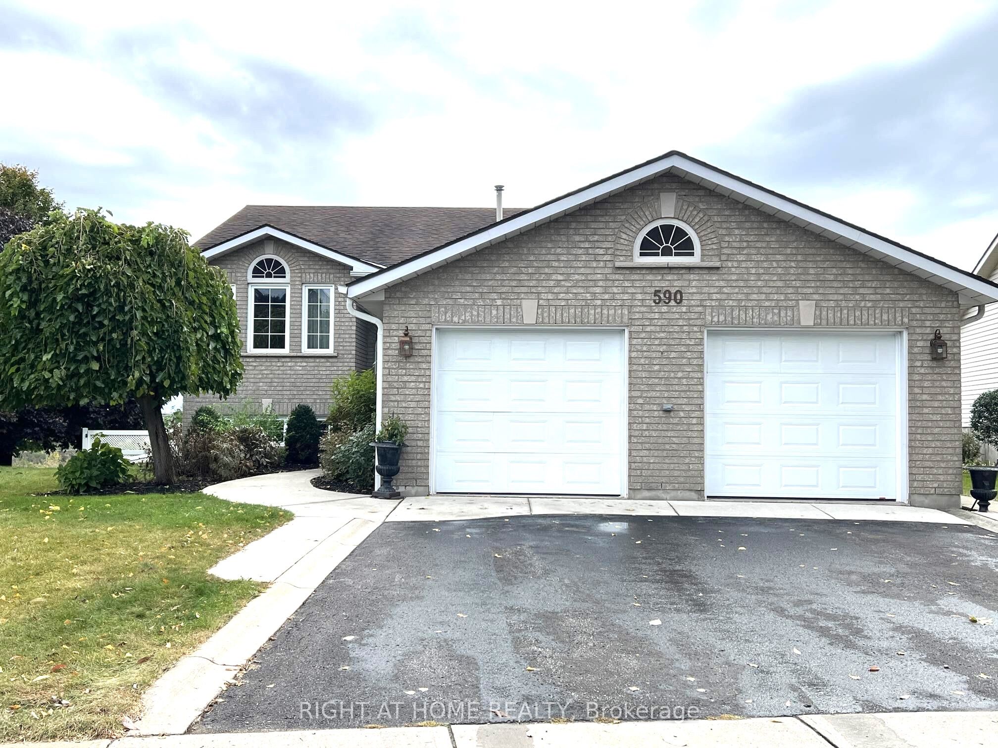 590 Arbour Crescent Property Photo 1