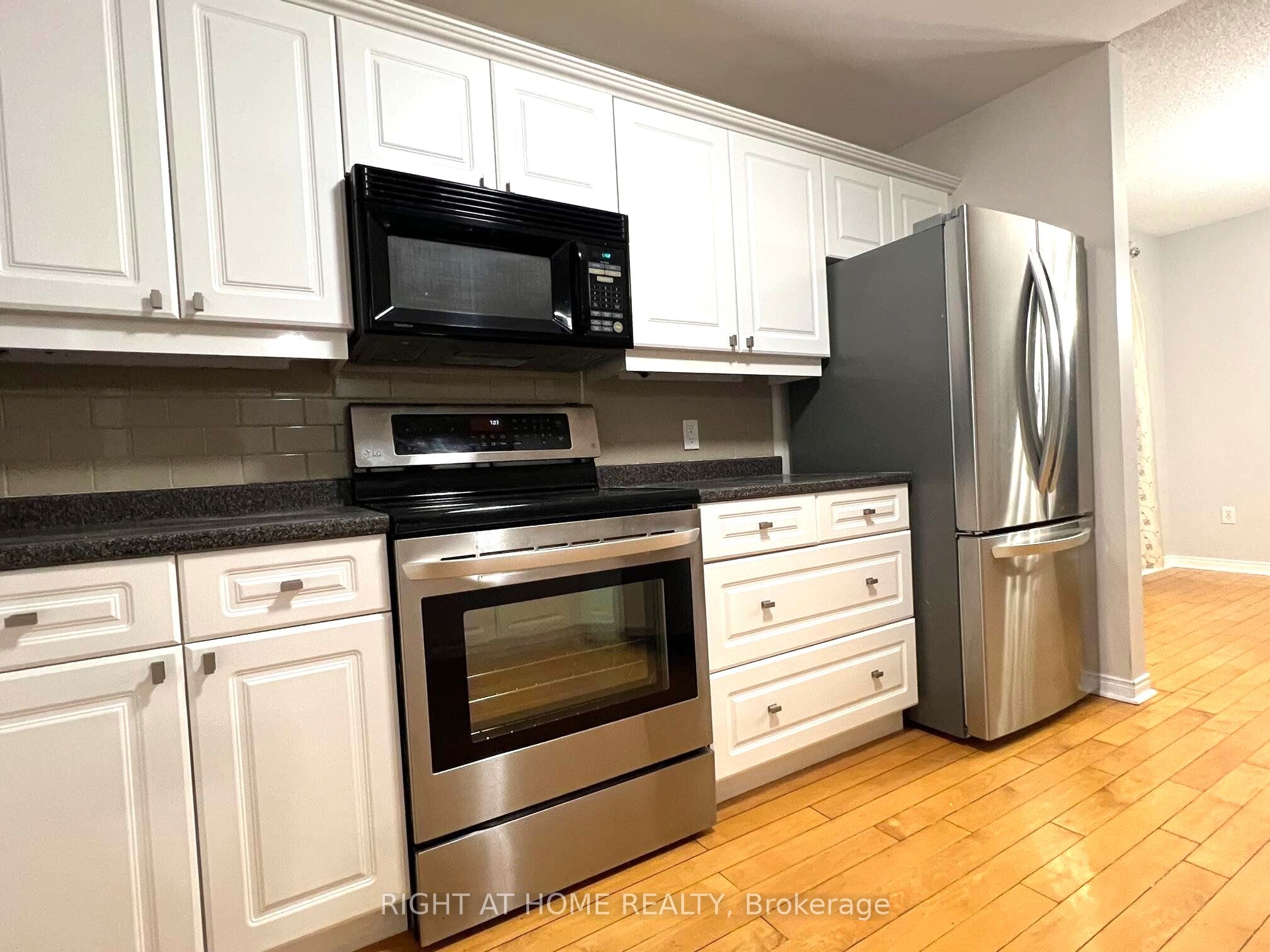 590 Arbour Crescent Property Photo 7