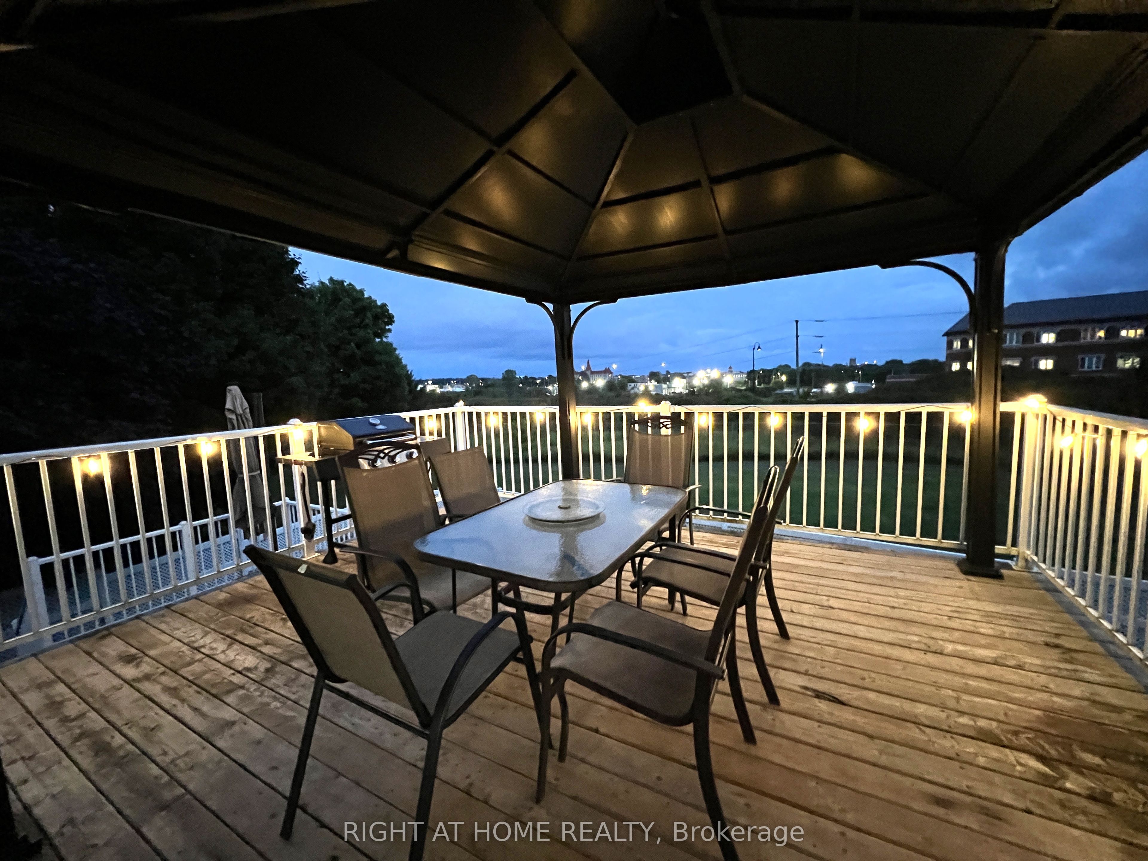 590 Arbour Crescent Property Photo 13
