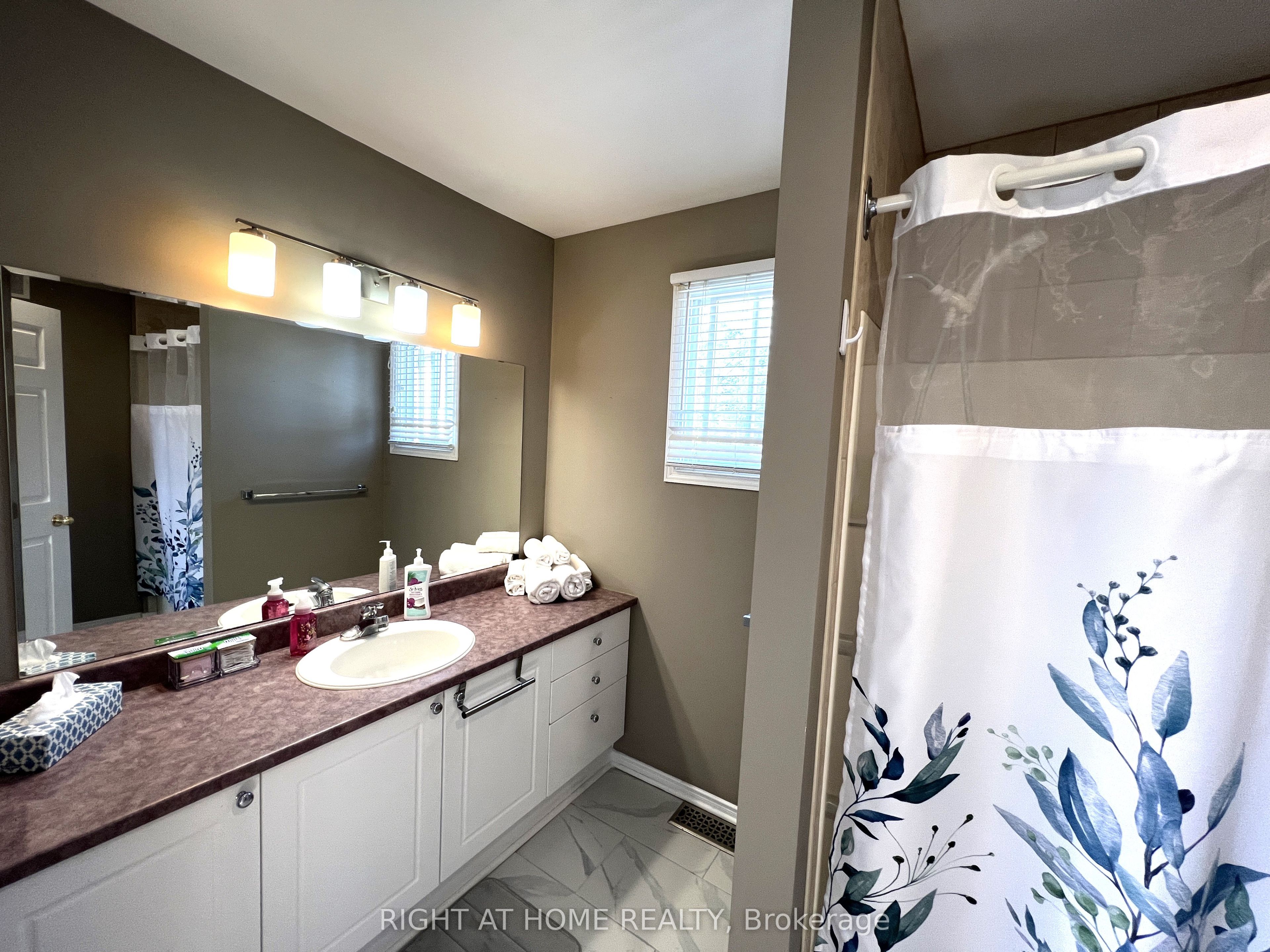 590 Arbour Crescent Property Photo 20
