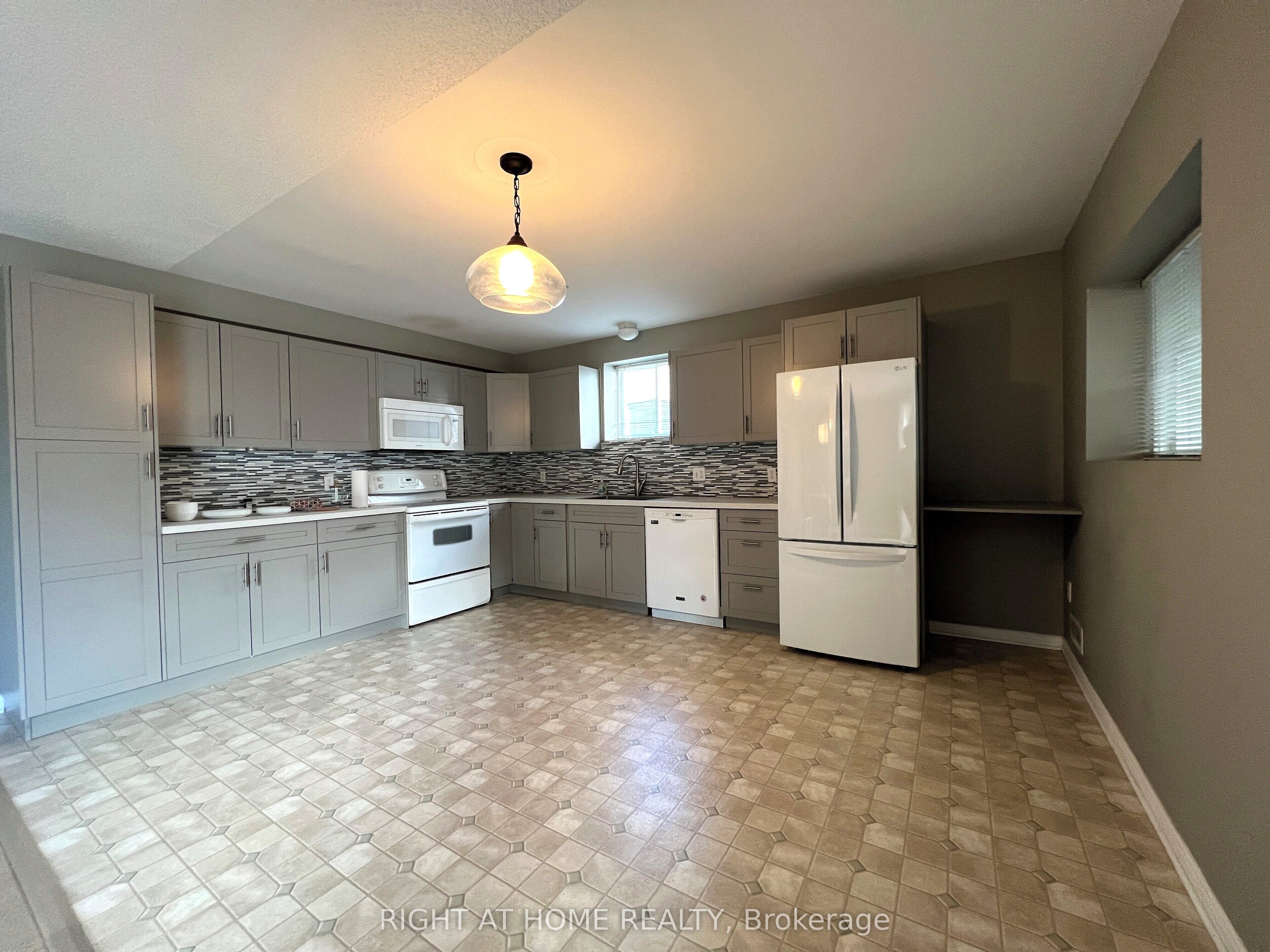 590 Arbour Crescent Property Photo 27