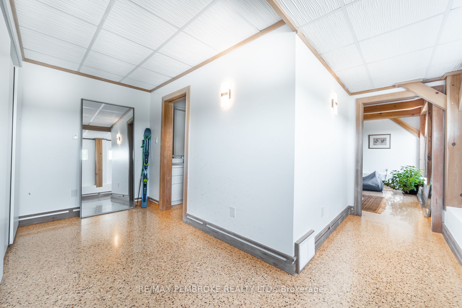 102 Rantz Road Property Photo 15
