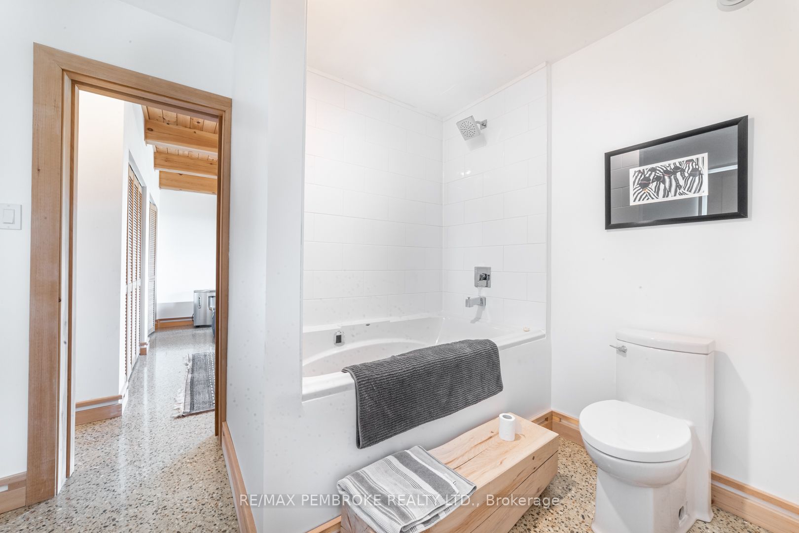102 Rantz Road Property Photo 16