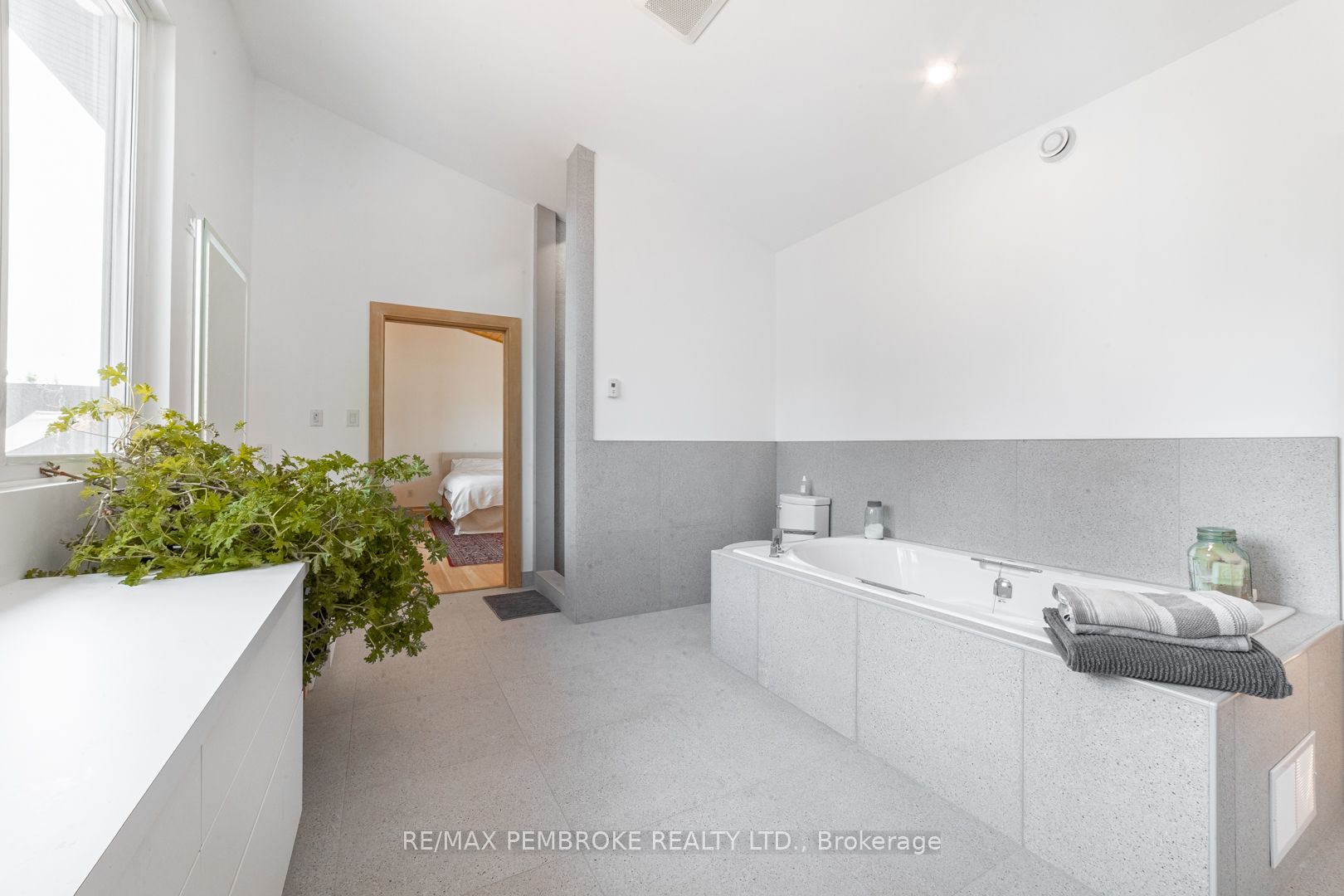 102 Rantz Road Property Photo 23