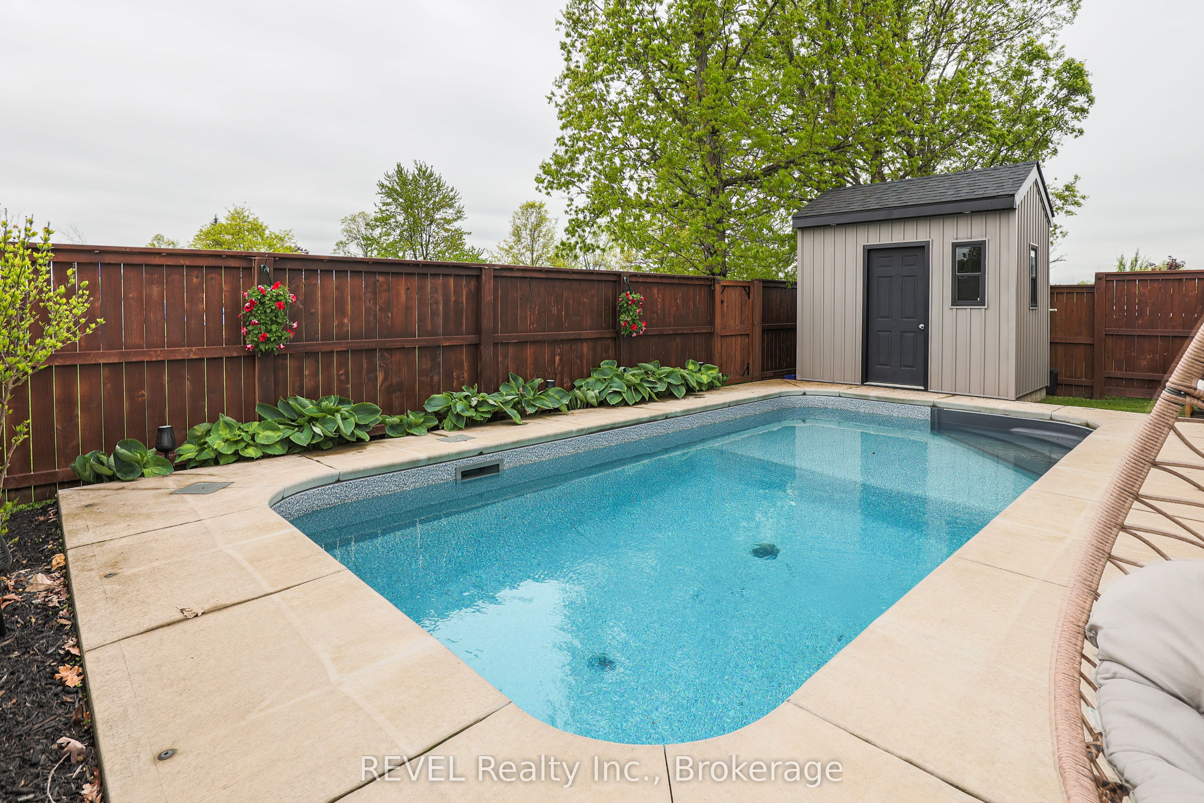 15 Willowbrook Drive Property Photo 9