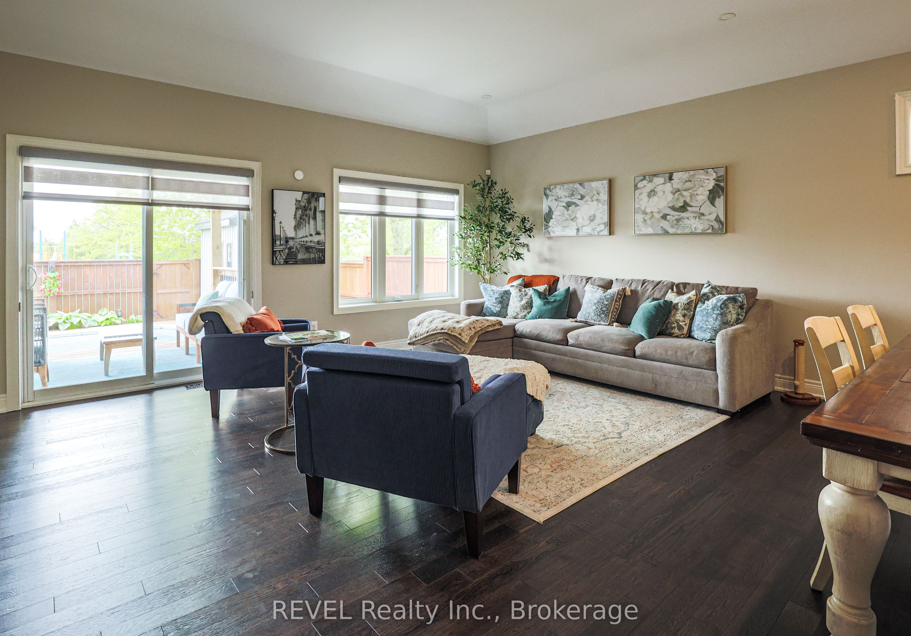 15 Willowbrook Drive Property Photo 17