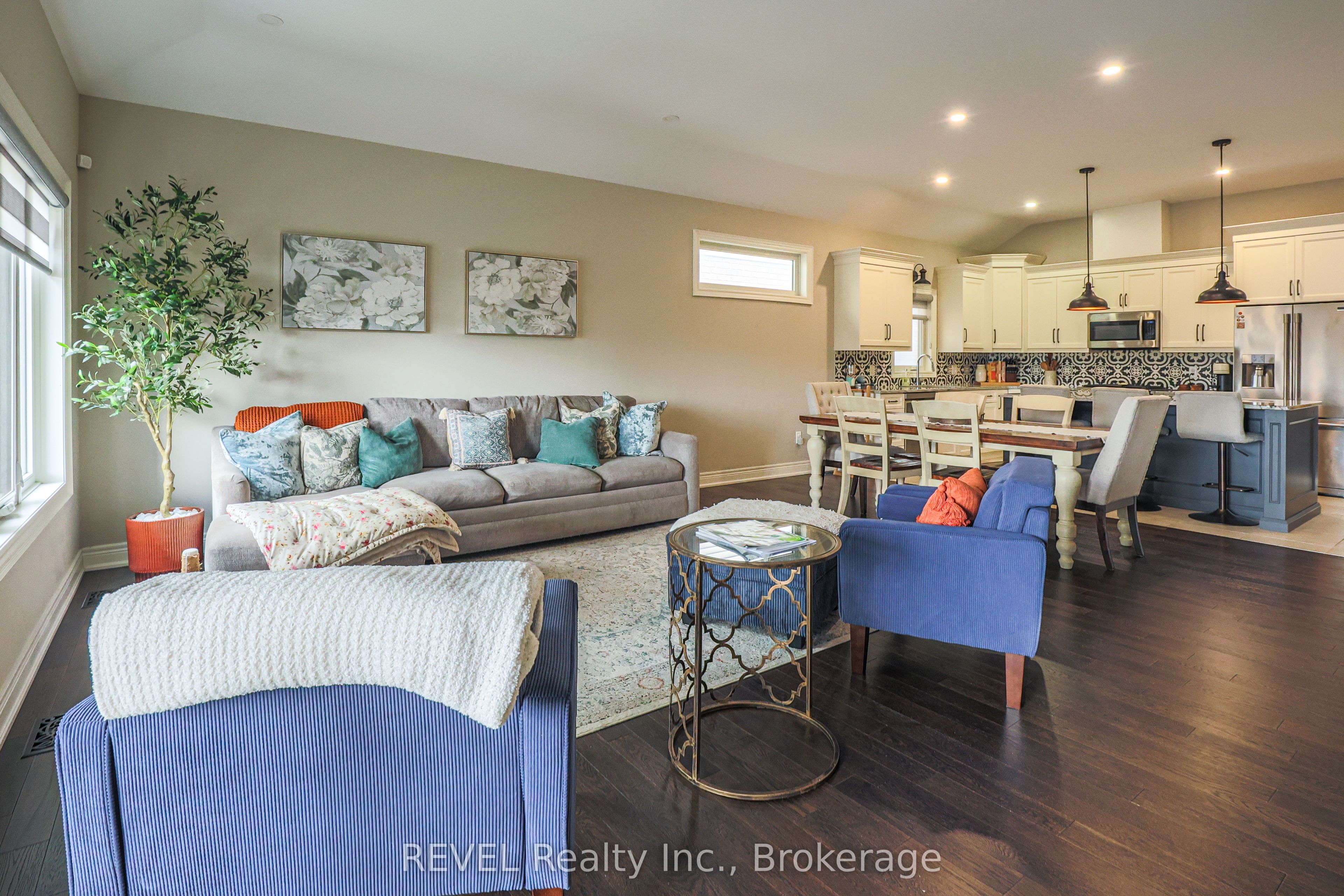 15 Willowbrook Drive Property Photo 18