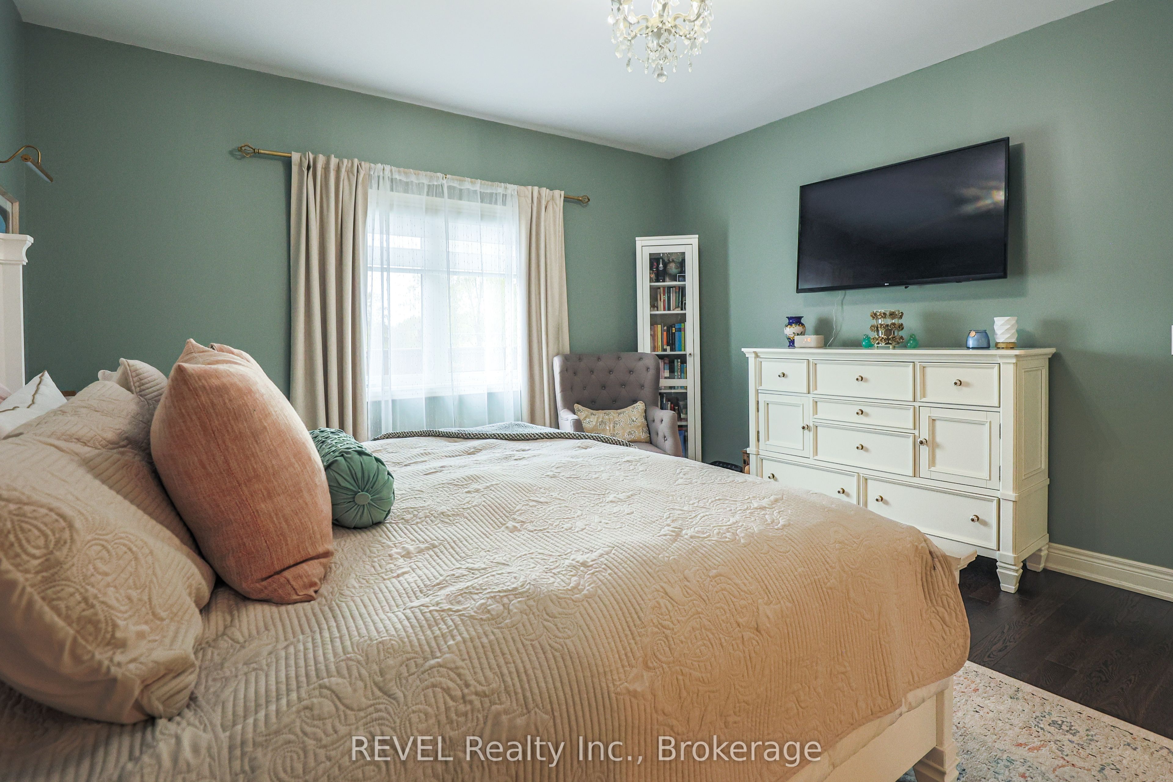 15 Willowbrook Drive Property Photo 23
