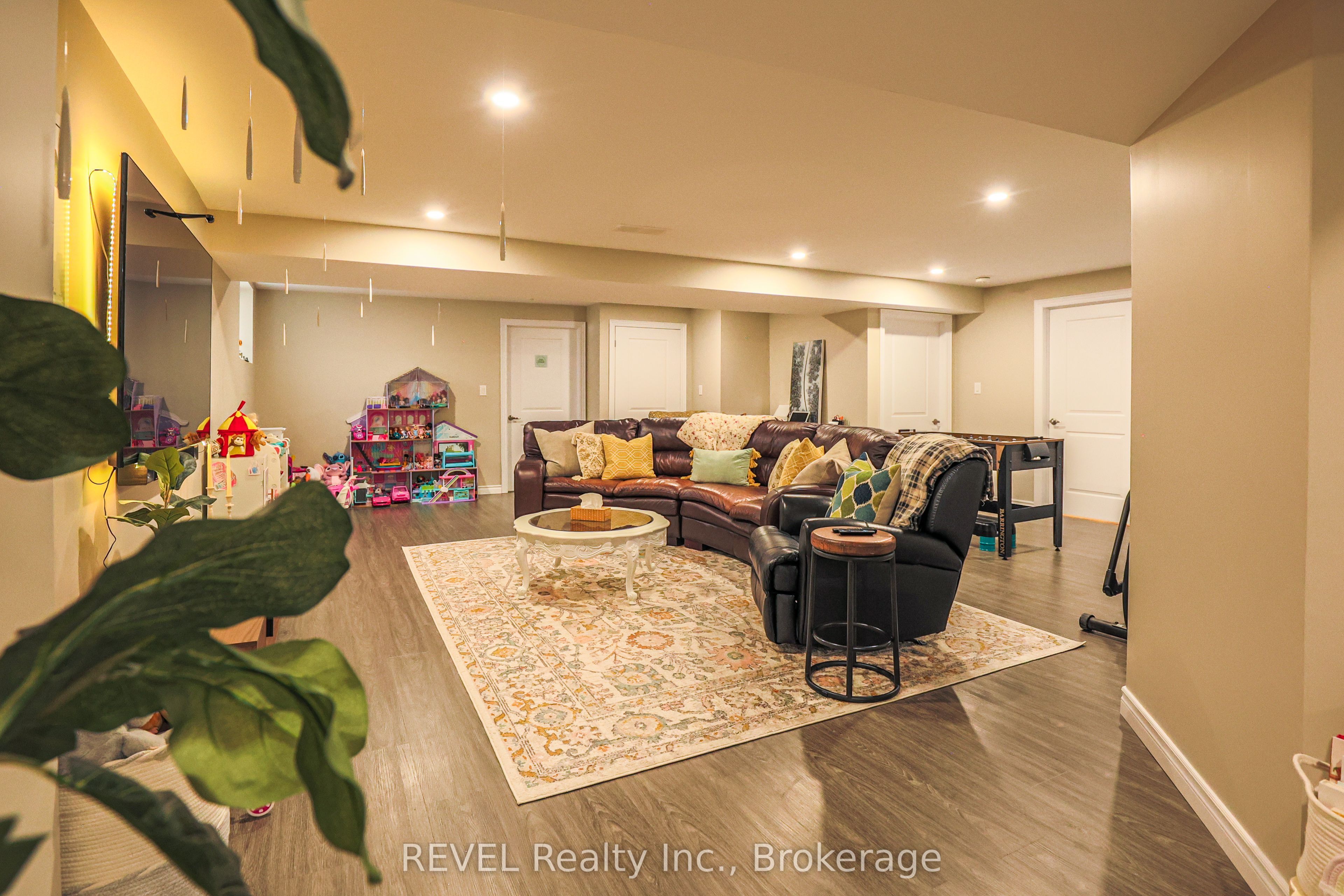 15 Willowbrook Drive Property Photo 29