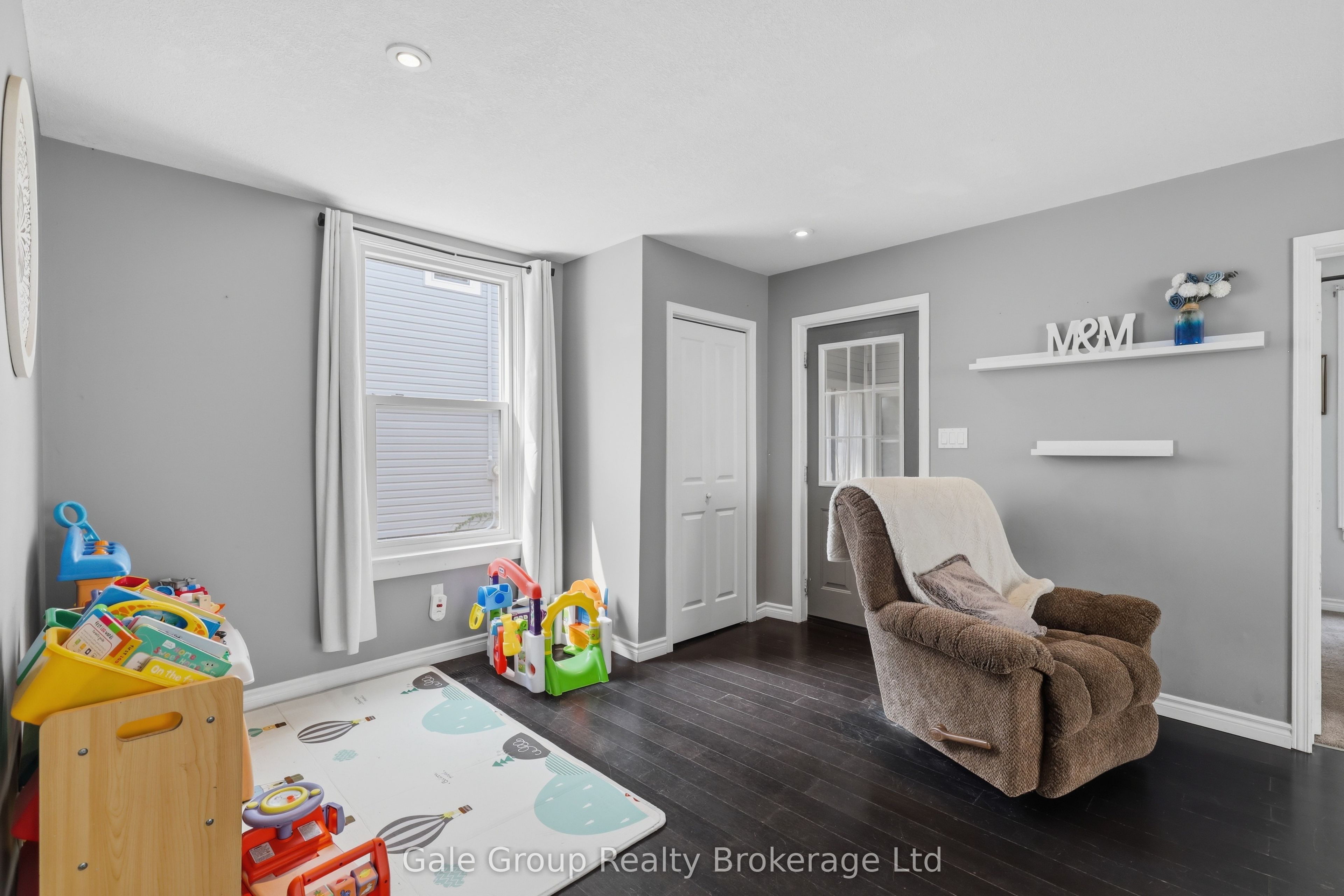 32 West Avenue Property Photo 6