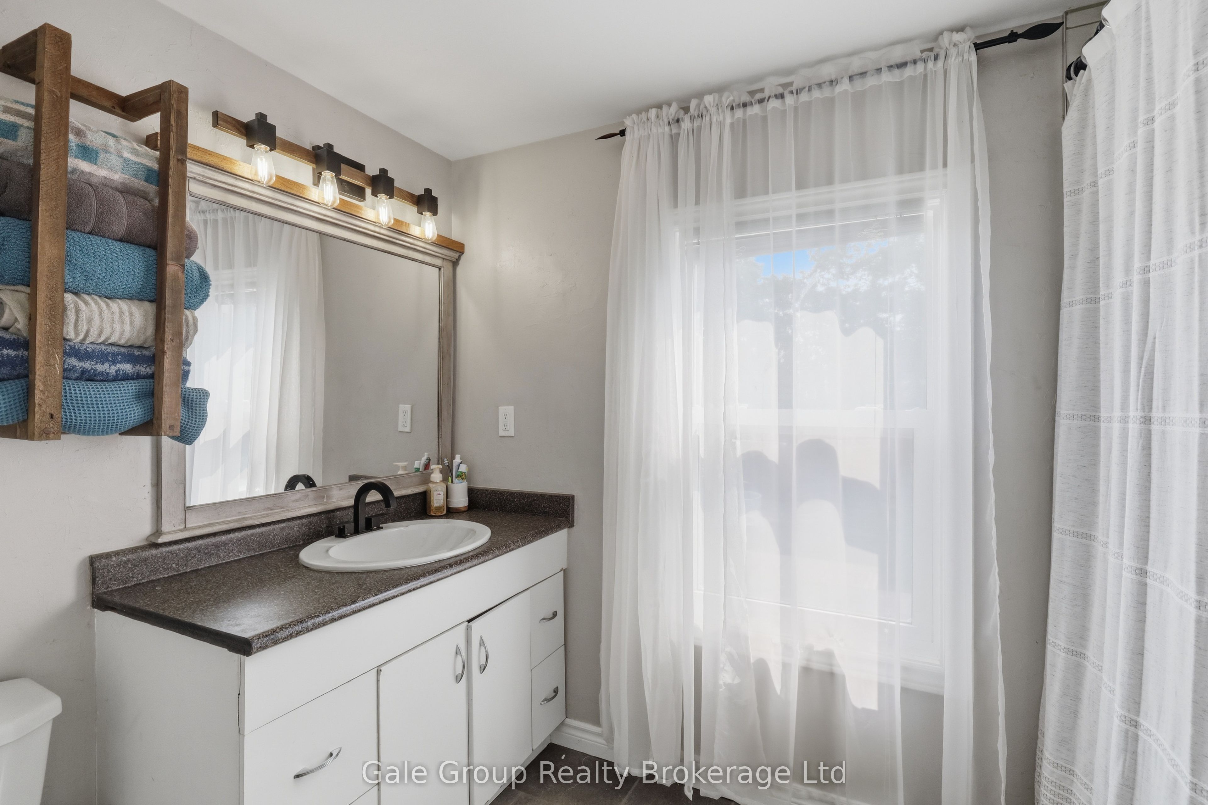 32 West Avenue Property Photo 25