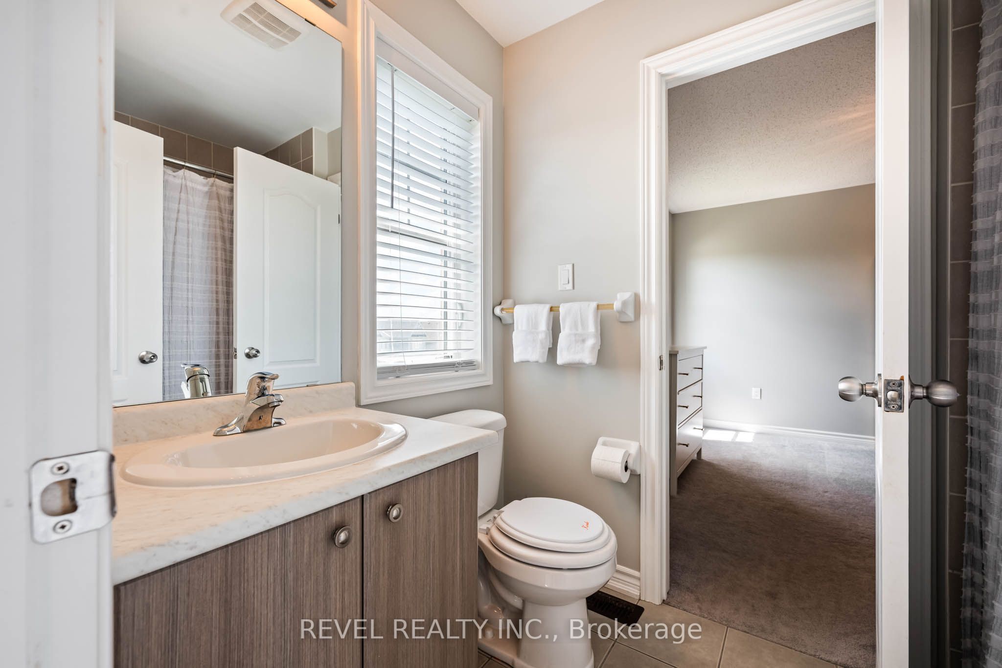401 Tansley Street Property Photo 33