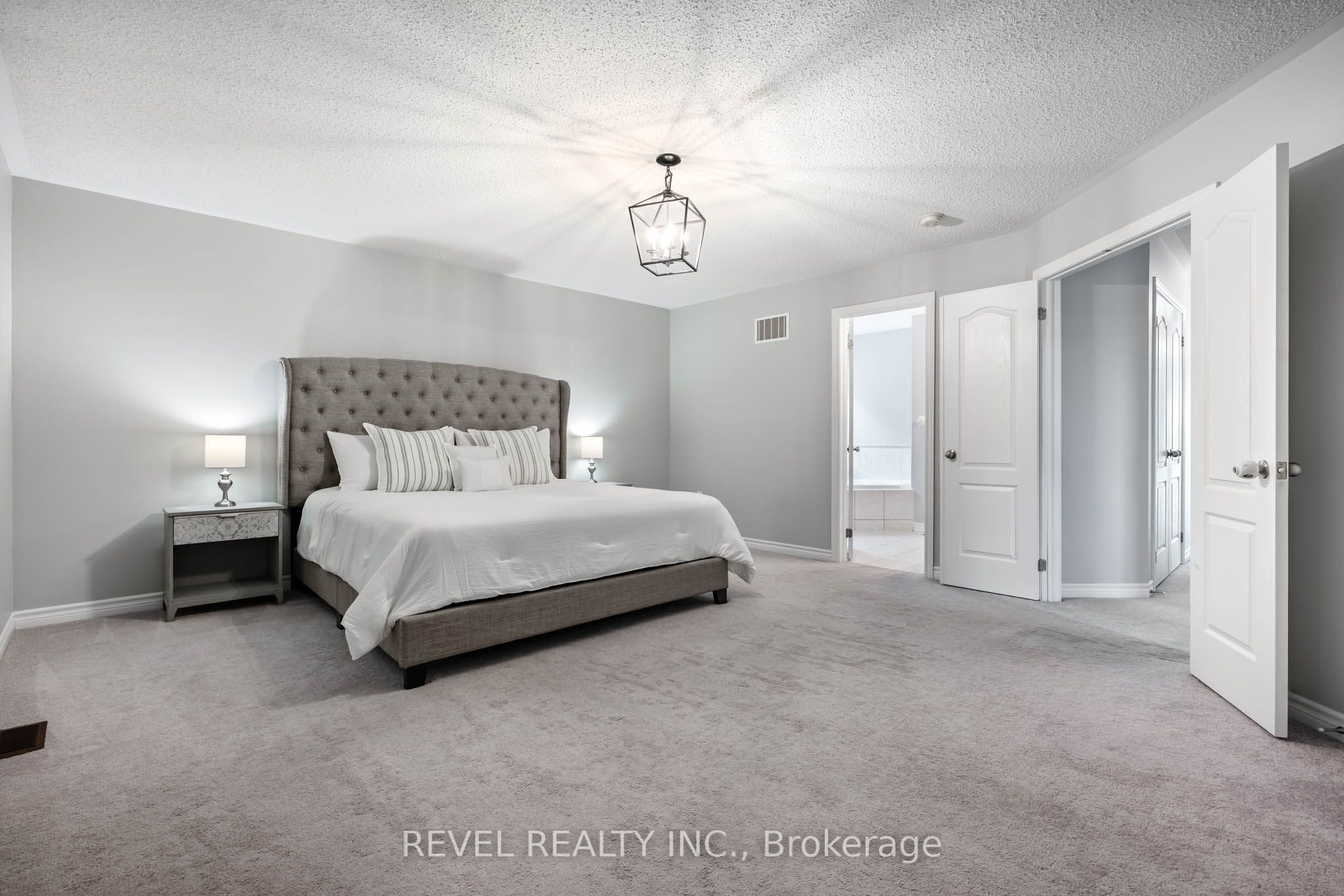 401 Tansley Street Property Photo 37