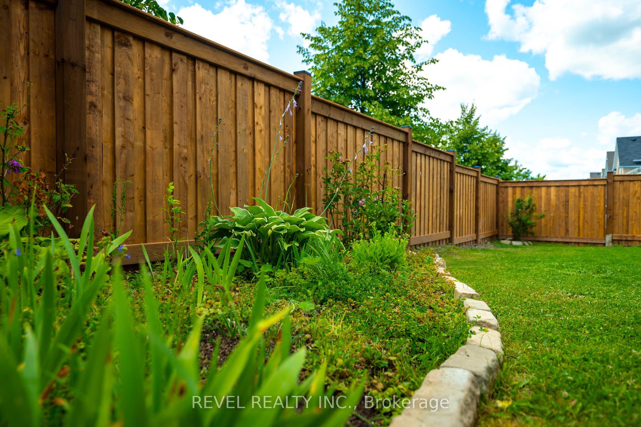 401 Tansley Street Property Photo 45