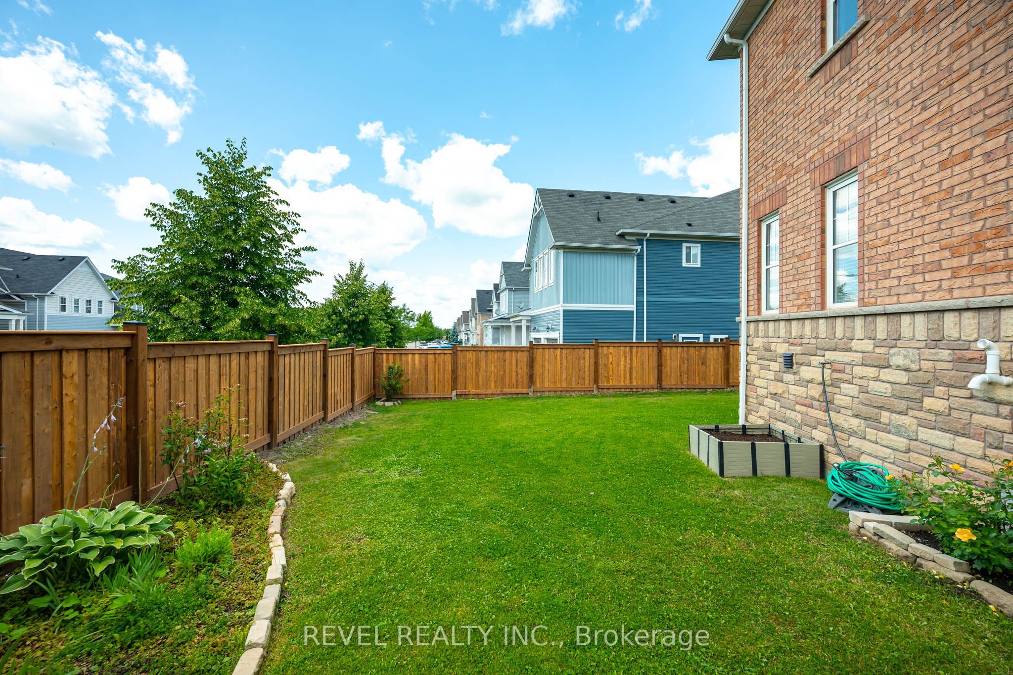 401 Tansley Street Property Photo 46
