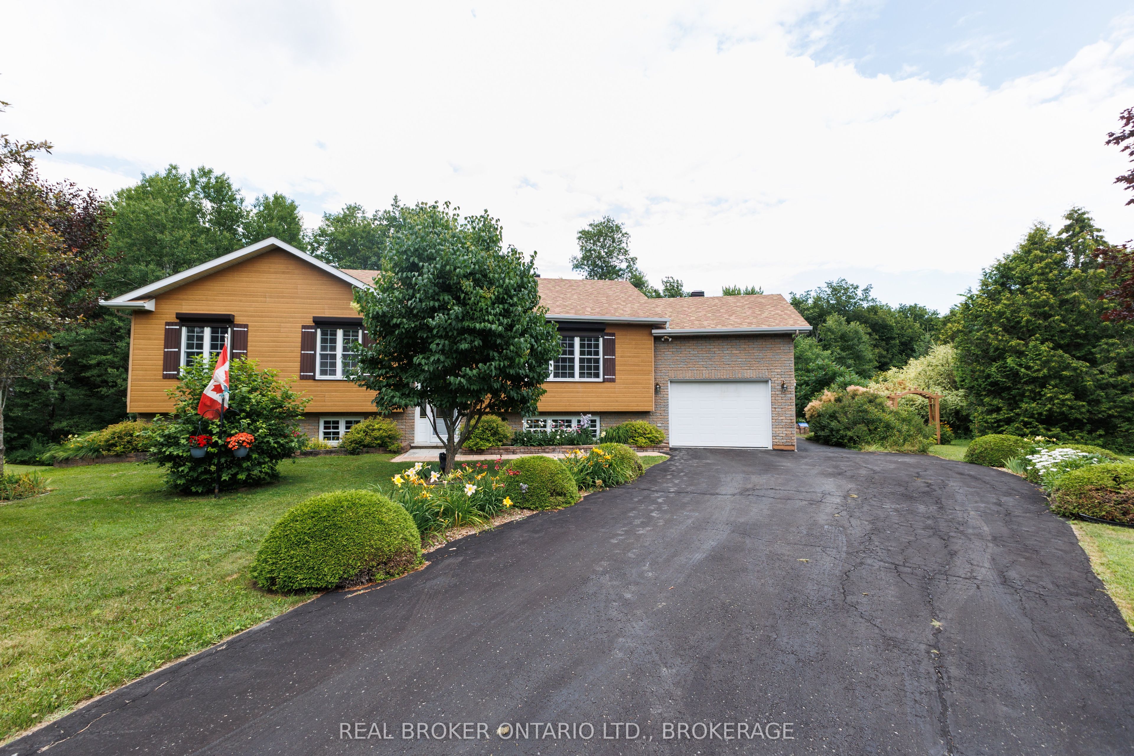 3213 Dornie Road Property Photo 1