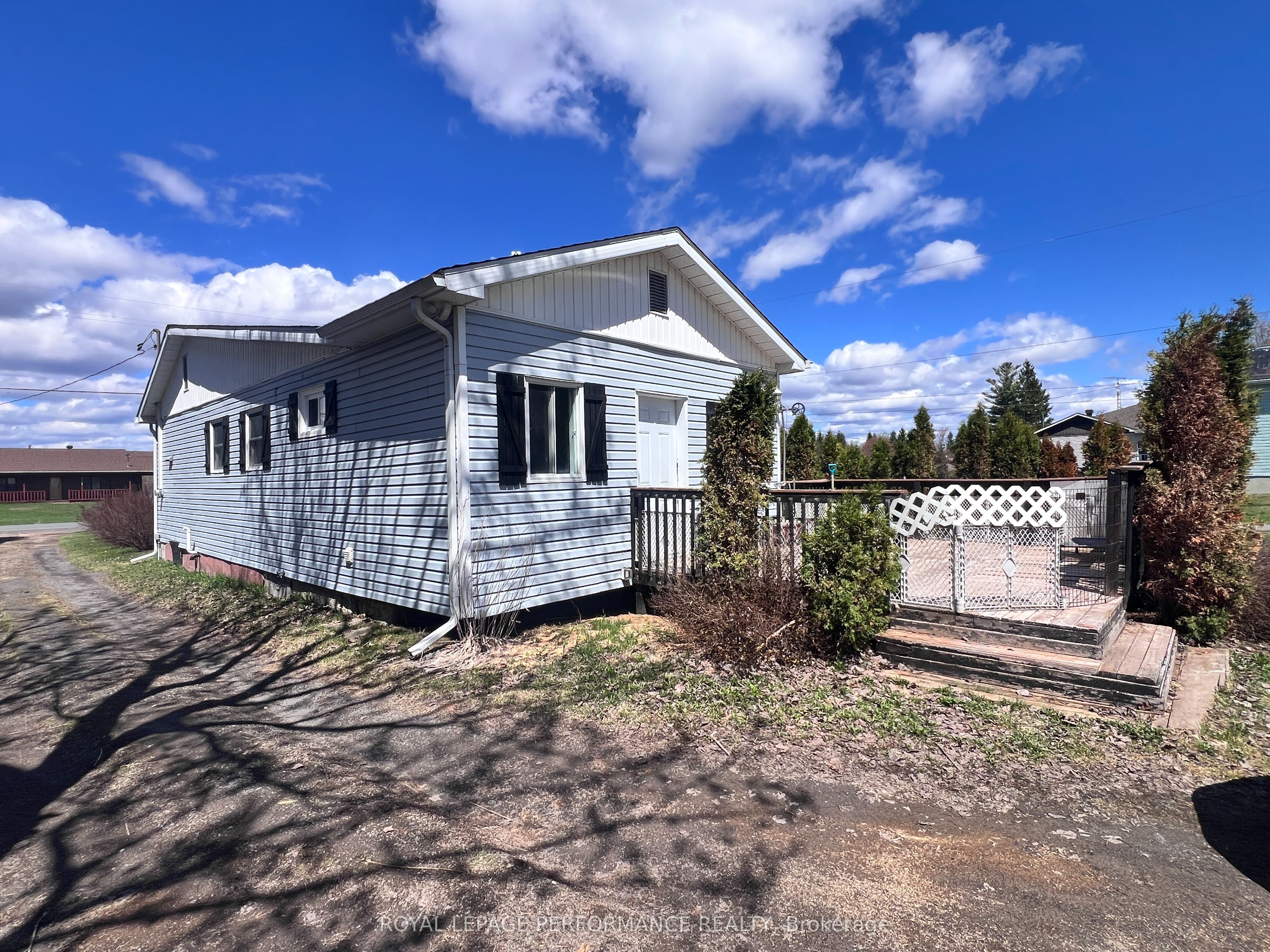 2082 Sandy Hill Road Property Photo 3