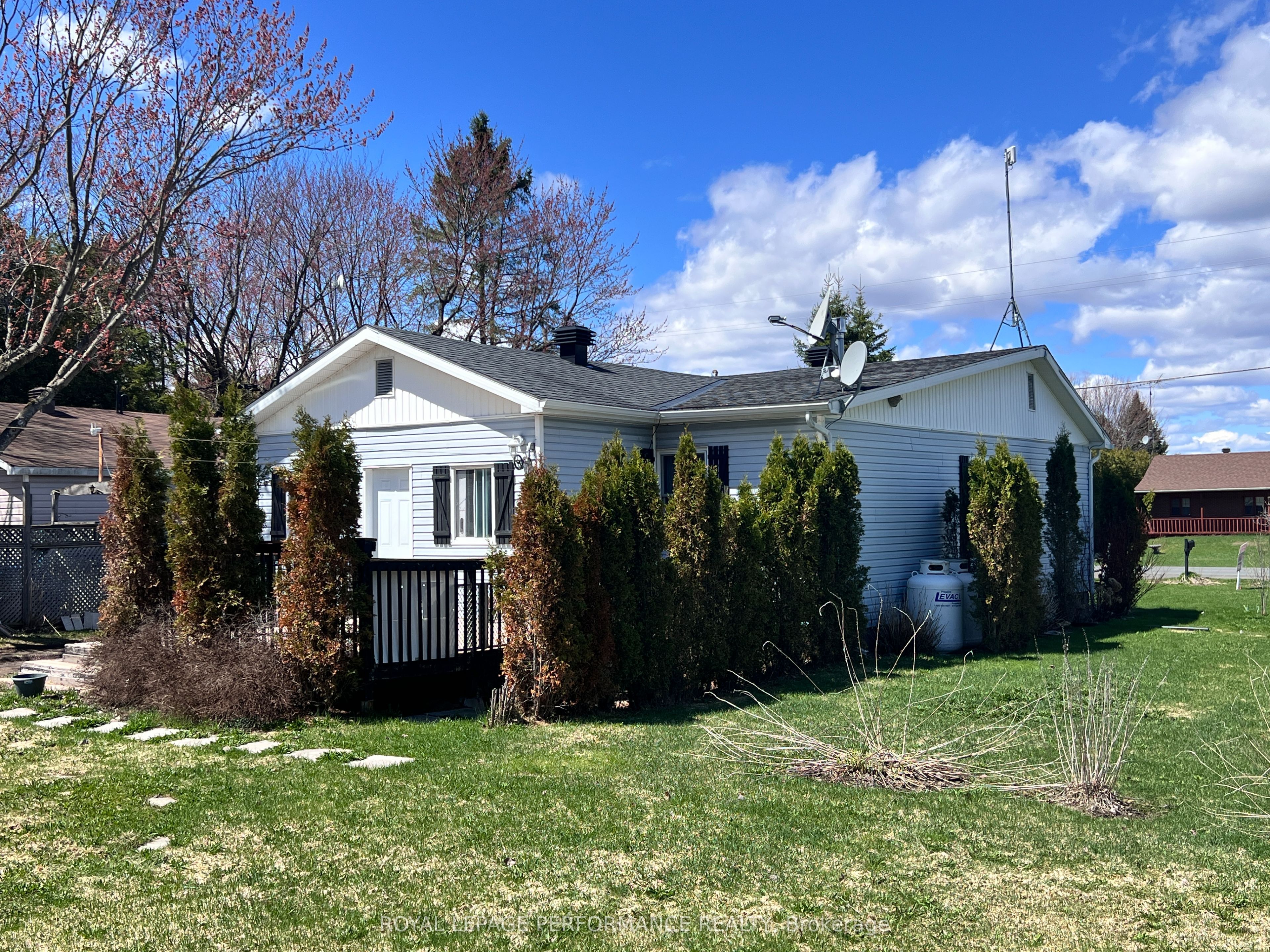 2082 Sandy Hill Road Property Photo 5