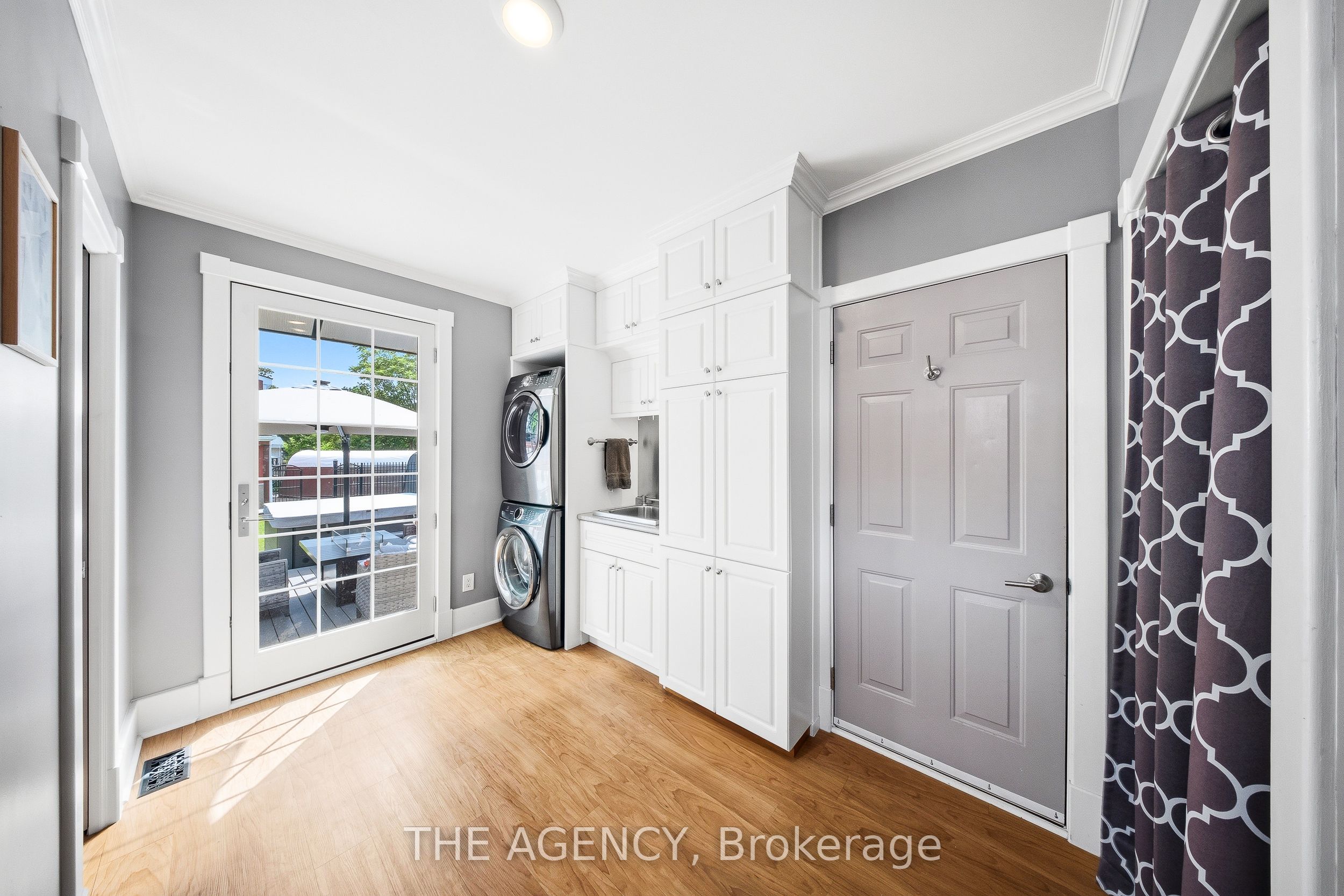 750 Vine Street Property Photo 15