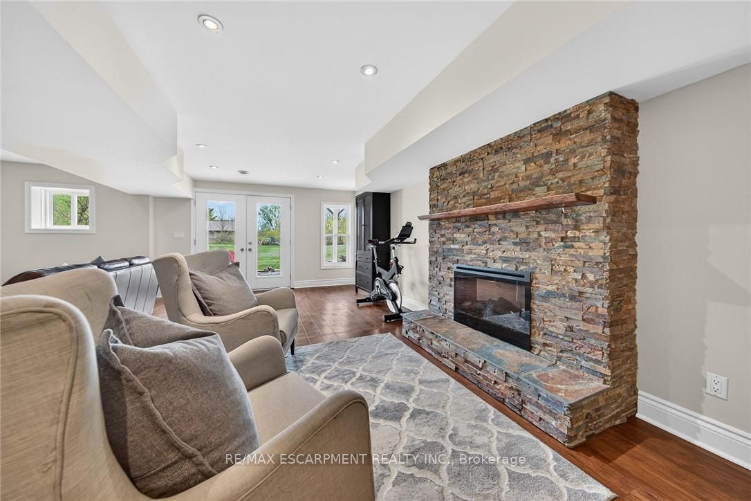 20 Haldimand Trail Property Photo 32