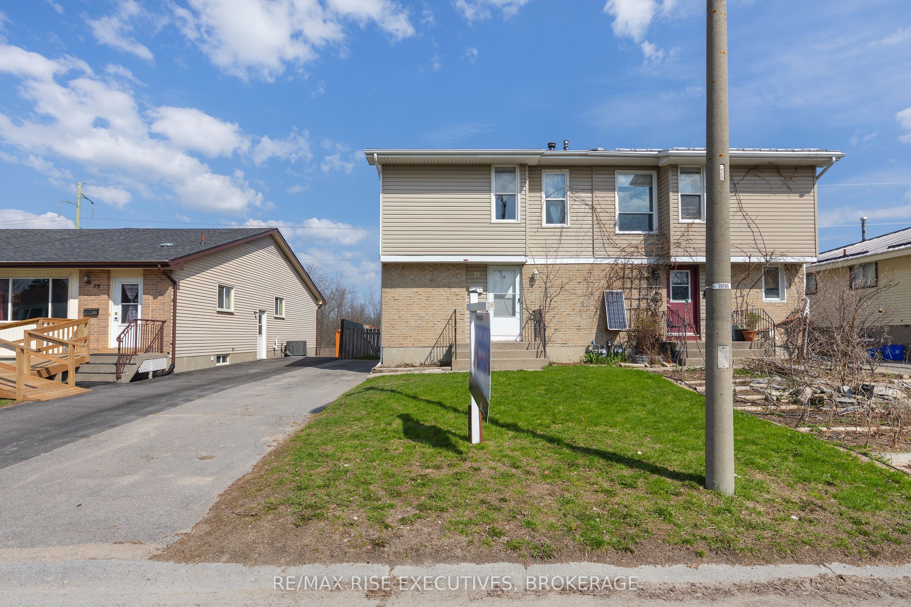 75 Wycliffe Crescent Property Photo 3
