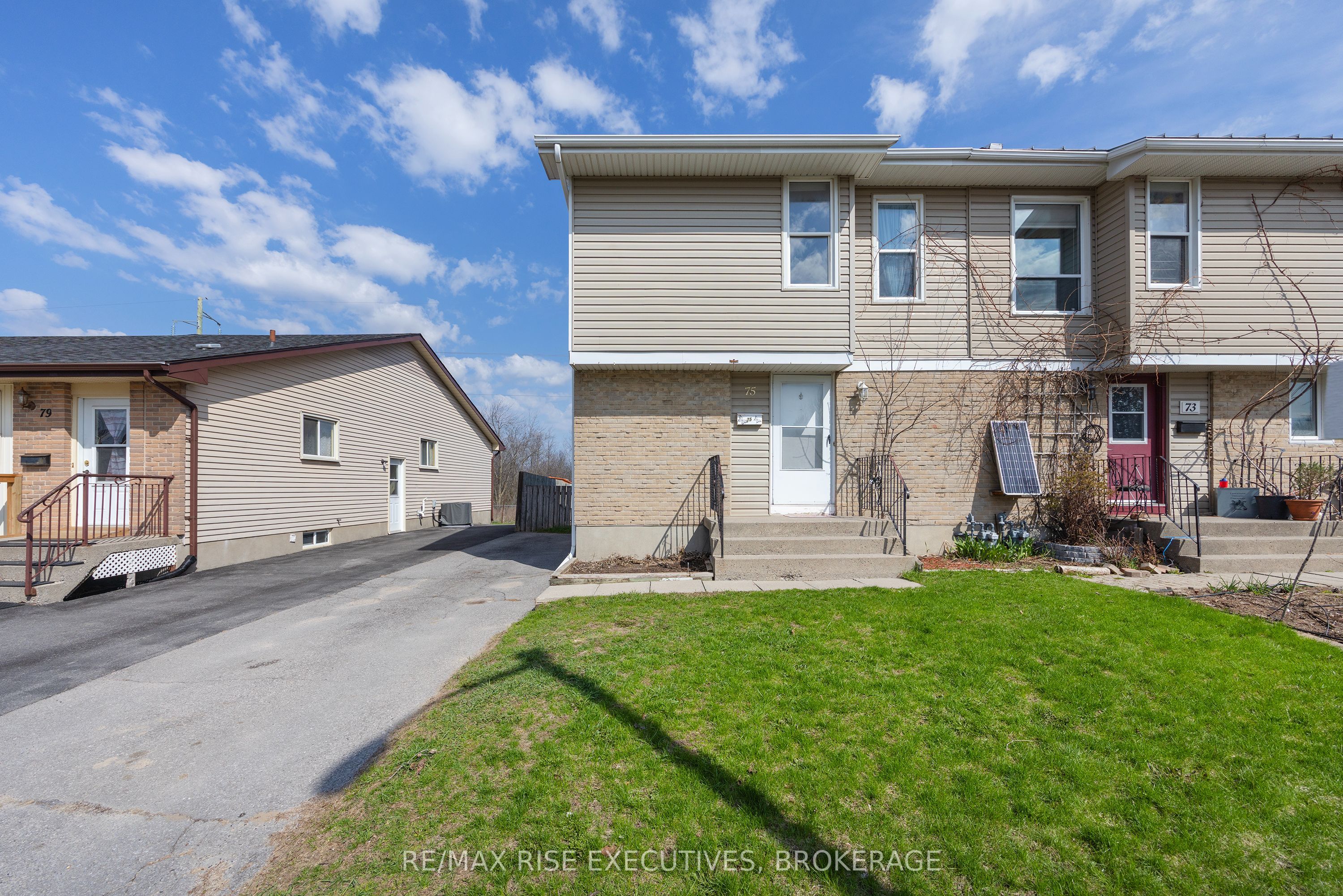 75 Wycliffe Crescent Property Photo 4