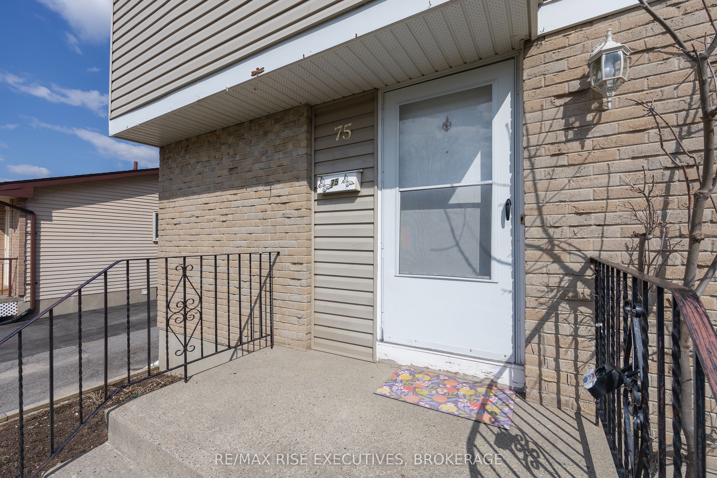 75 Wycliffe Crescent Property Photo 5