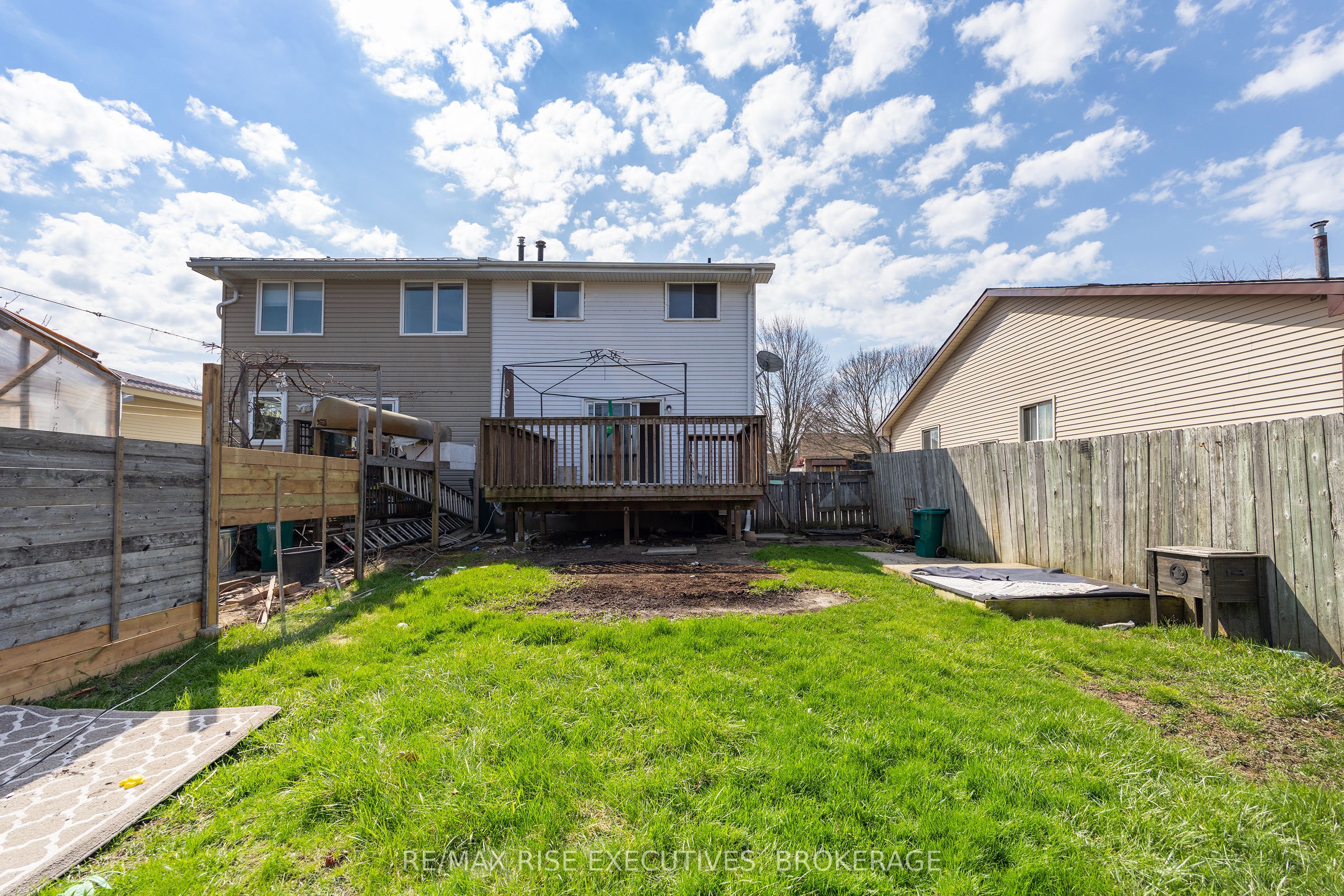75 Wycliffe Crescent Property Photo 10