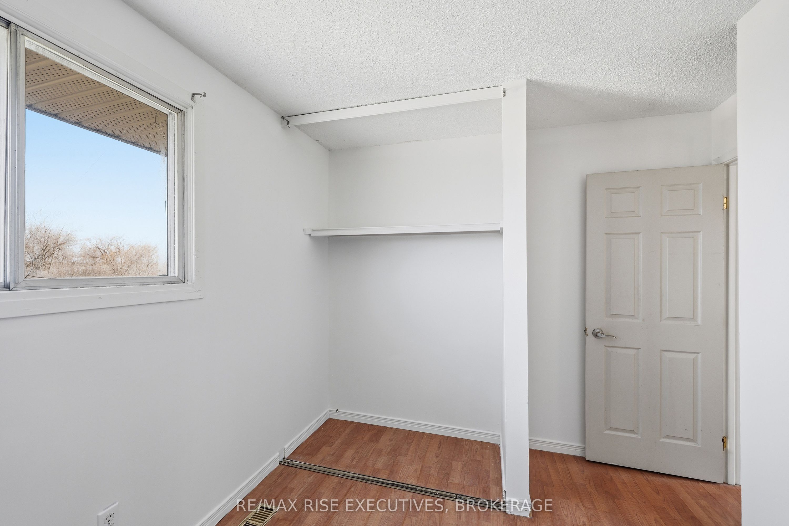 75 Wycliffe Crescent Property Photo 35