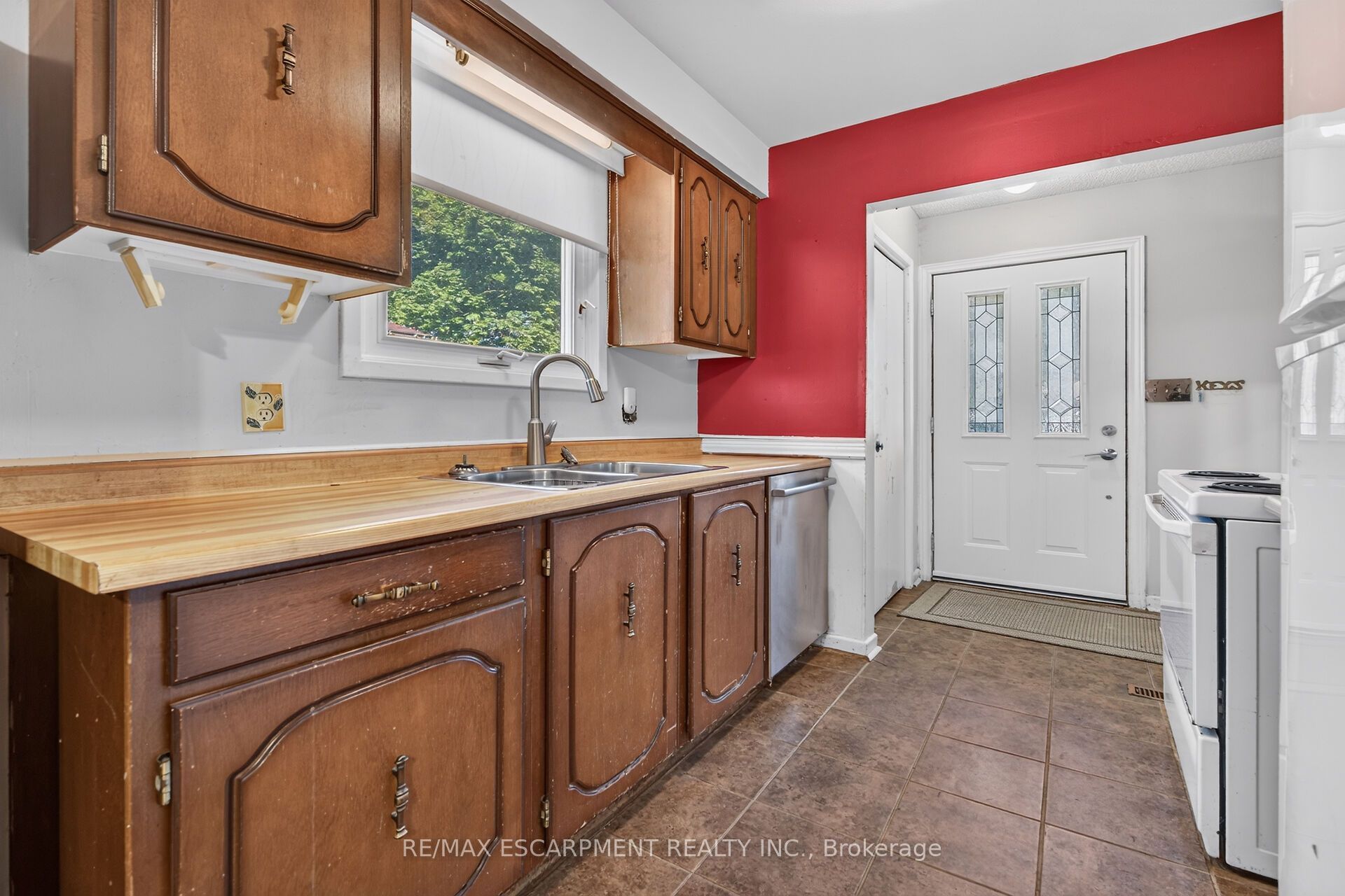 10 Tracey Road Property Photo 10