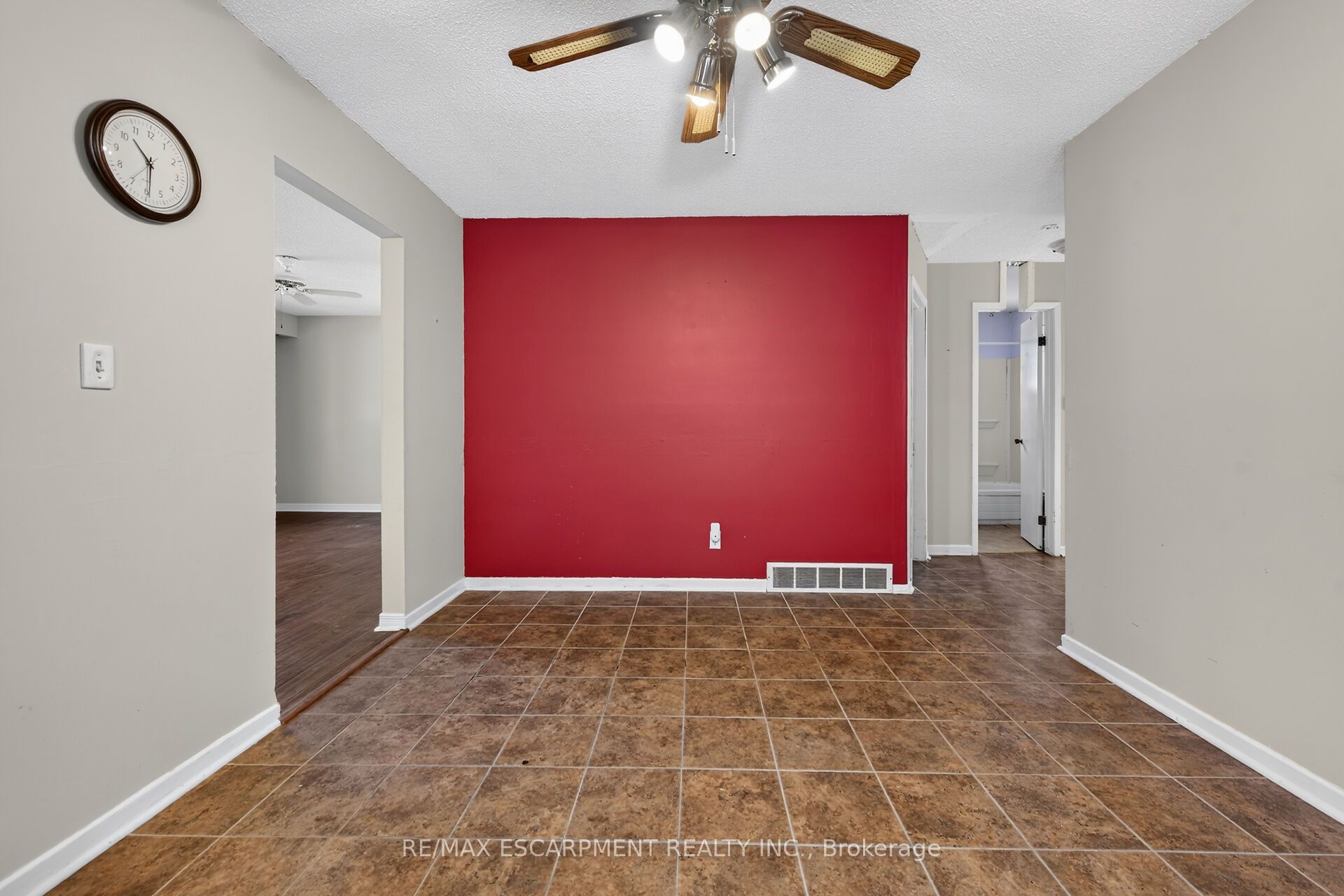 10 Tracey Road Property Photo 15