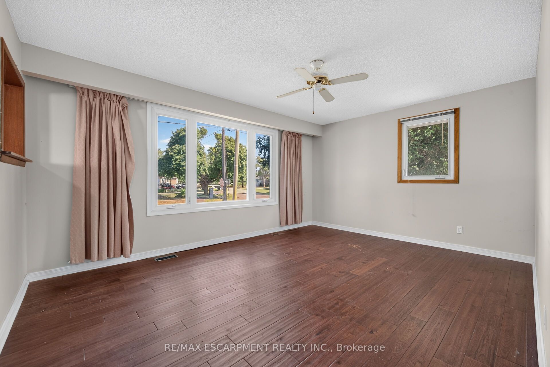 10 Tracey Road Property Photo 18