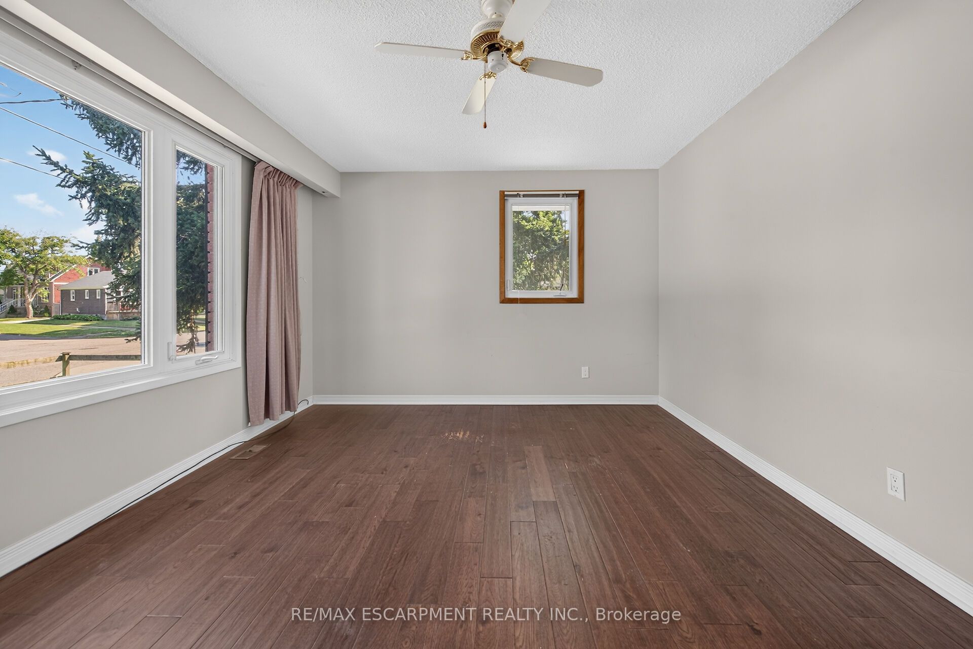 10 Tracey Road Property Photo 19