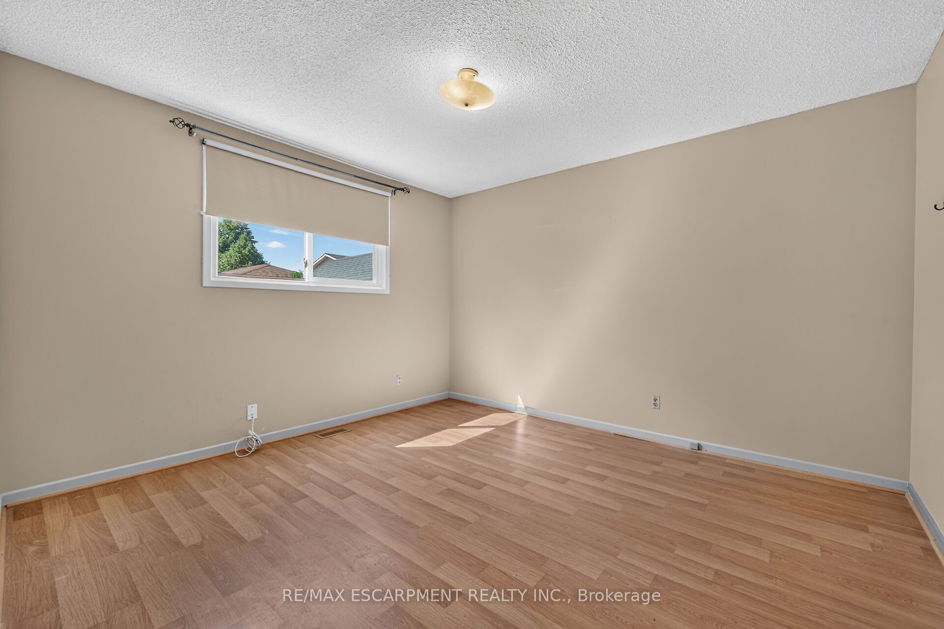 10 Tracey Road Property Photo 25