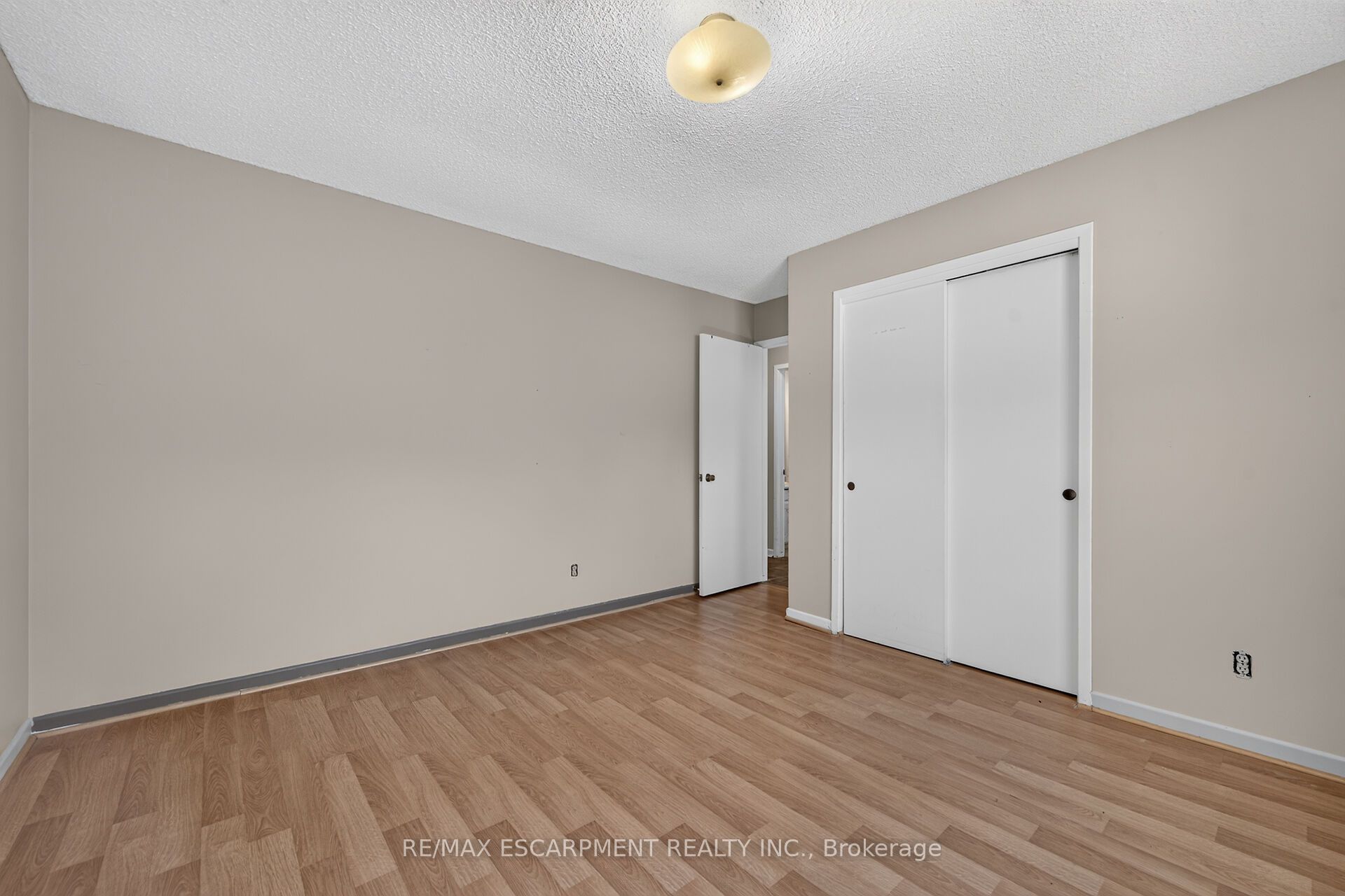 10 Tracey Road Property Photo 27