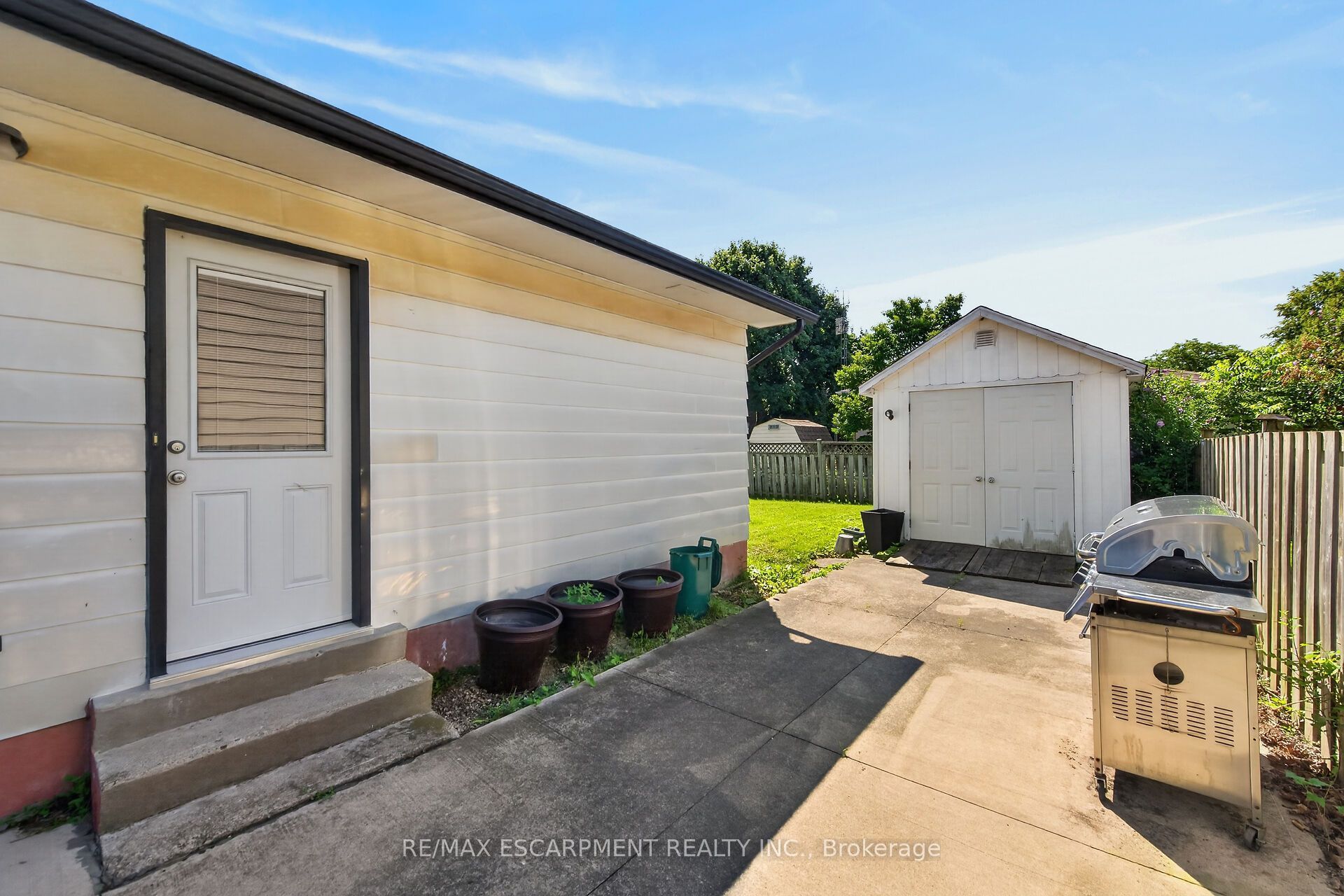 10 Tracey Road Property Photo 34
