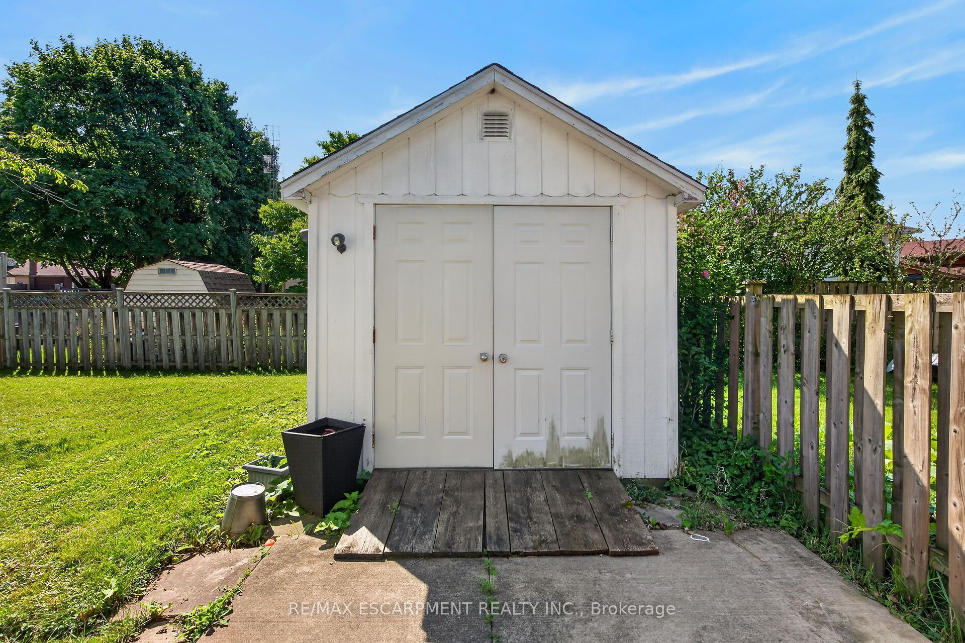10 Tracey Road Property Photo 35