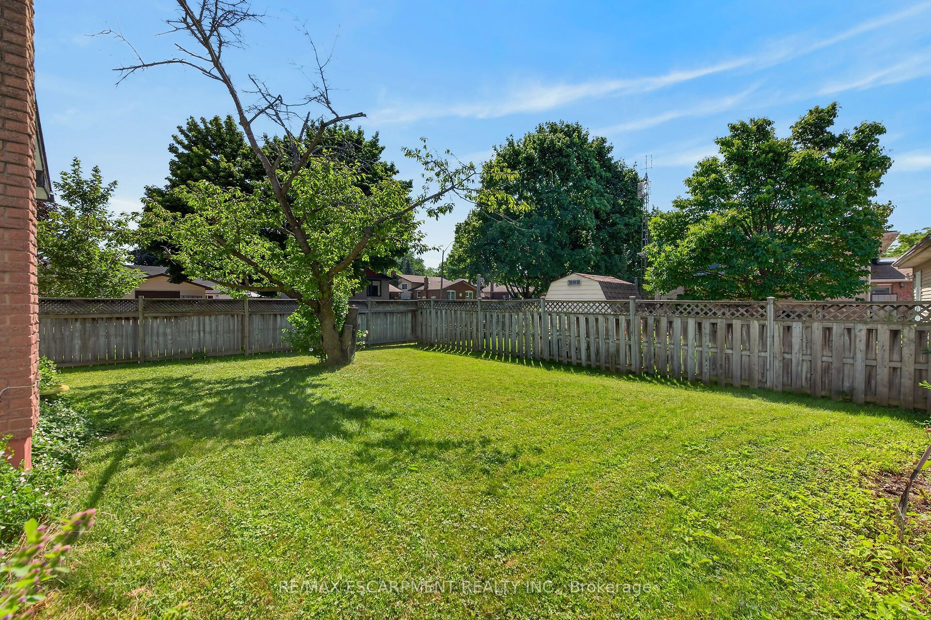 10 Tracey Road Property Photo 37
