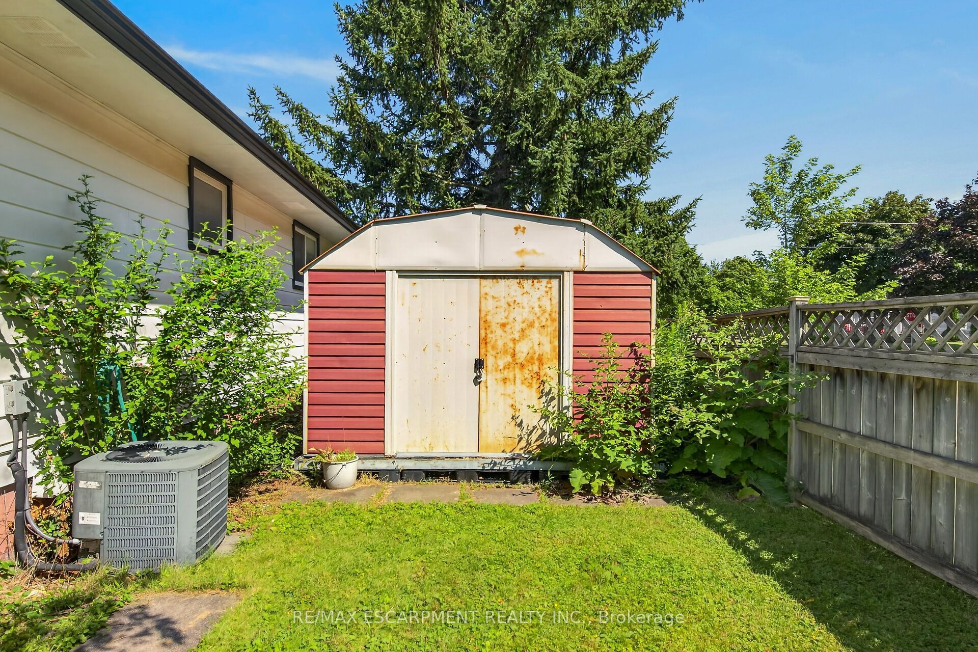 10 Tracey Road Property Photo 41