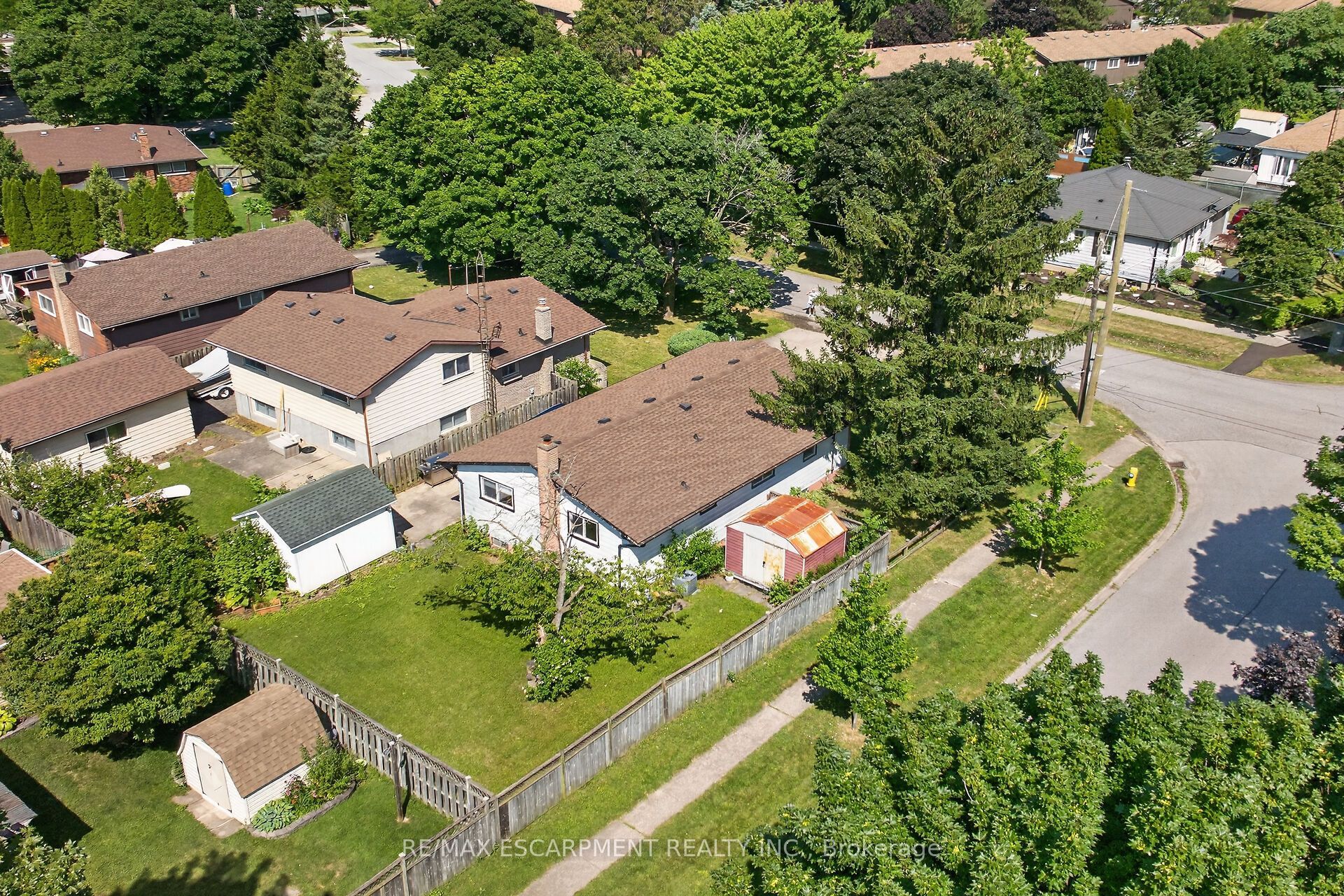 10 Tracey Road Property Photo 45