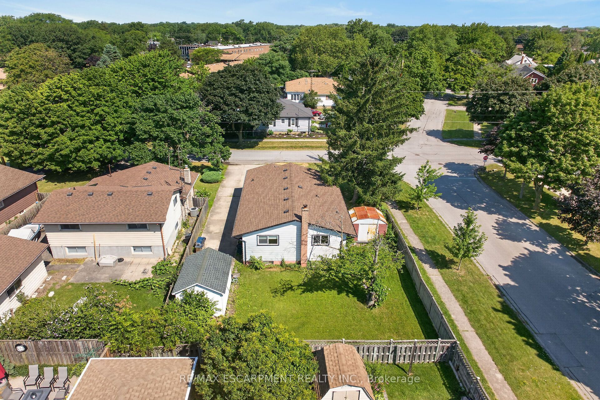 10 Tracey Road Property Photo 46