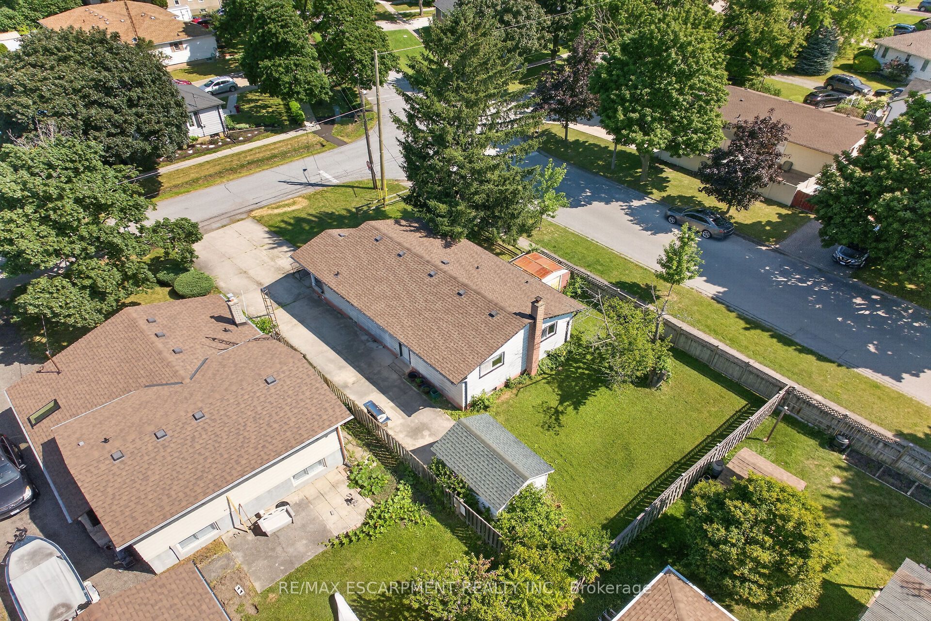10 Tracey Road Property Photo 47