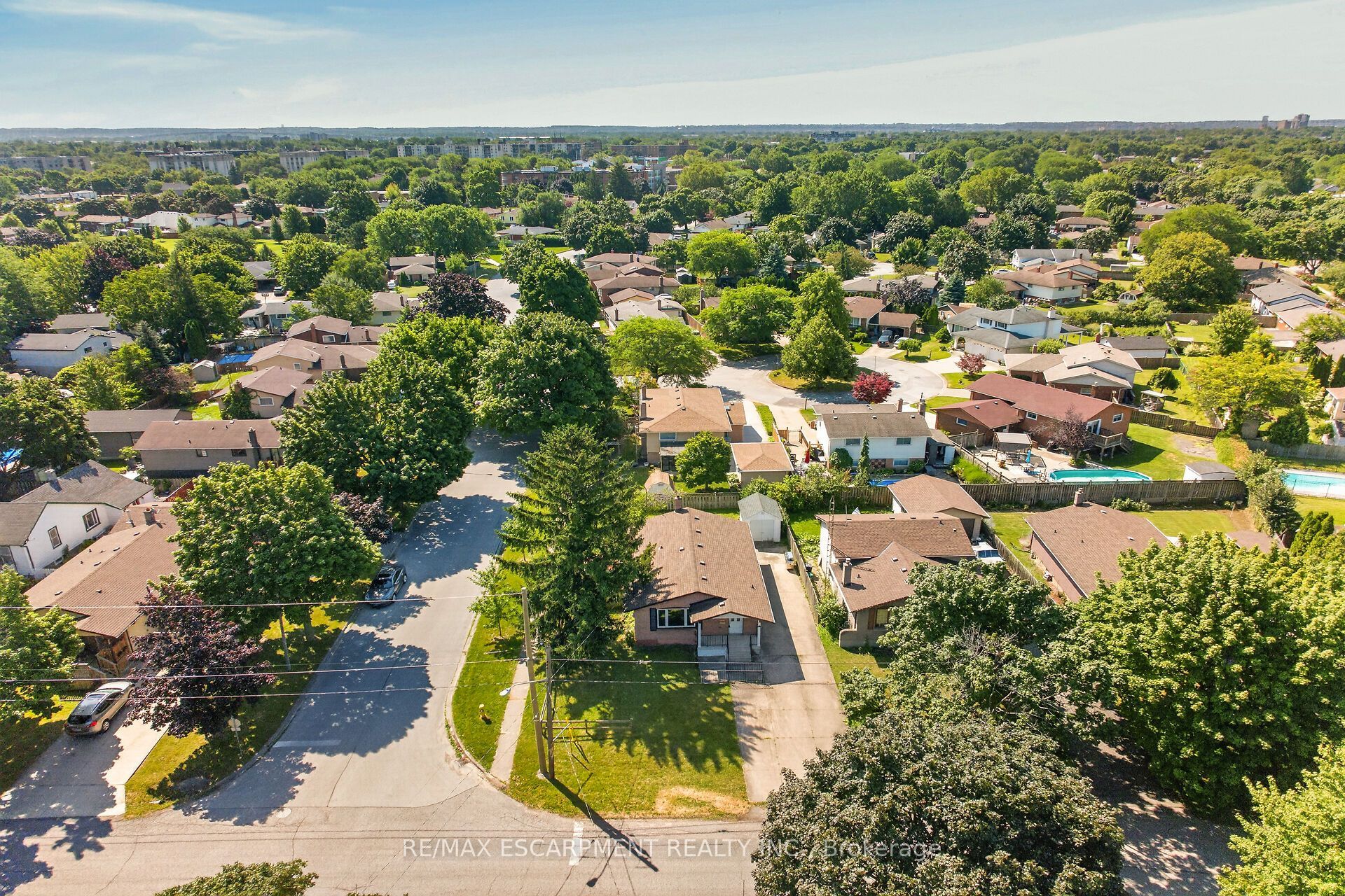 10 Tracey Road Property Photo 48