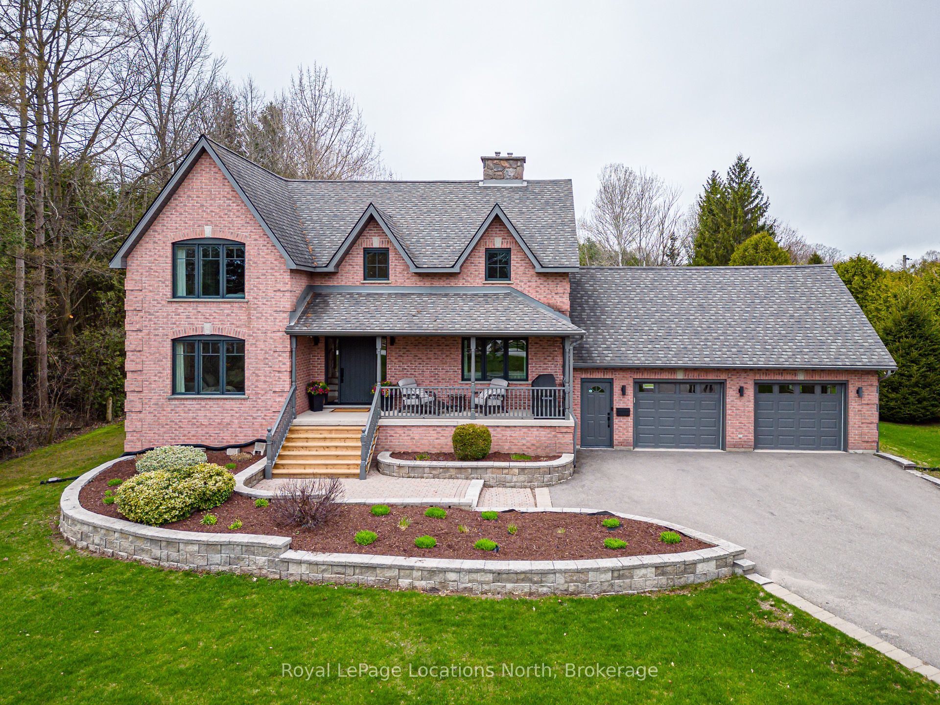 158078 7th Line Property Photo 1