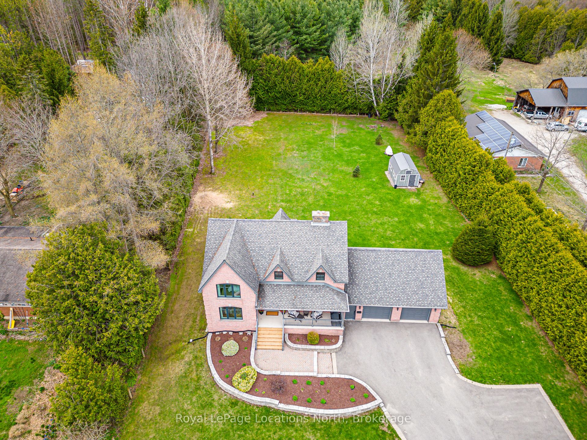 158078 7th Line Property Photo 2