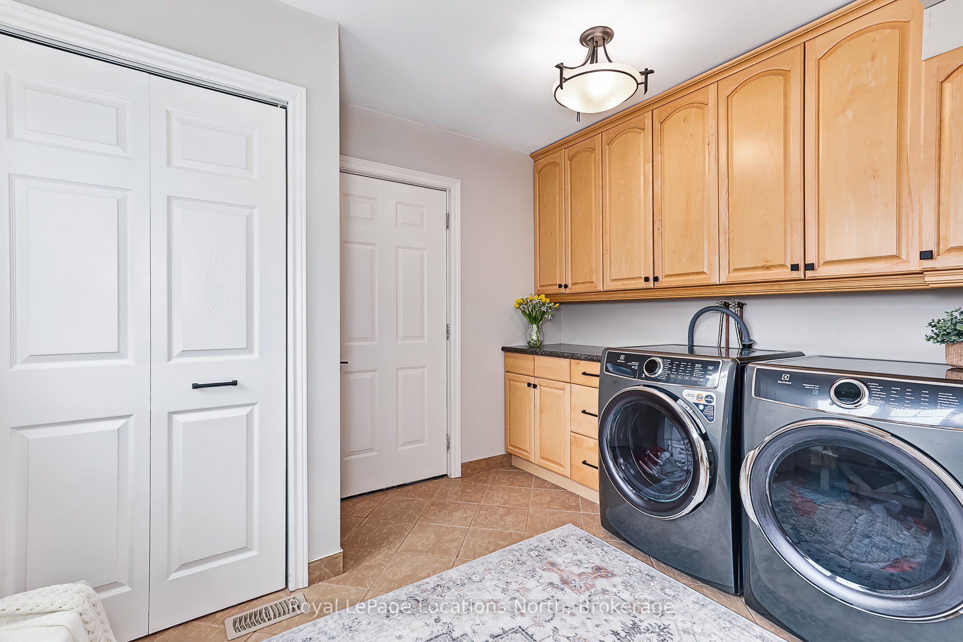 158078 7th Line Property Photo 22